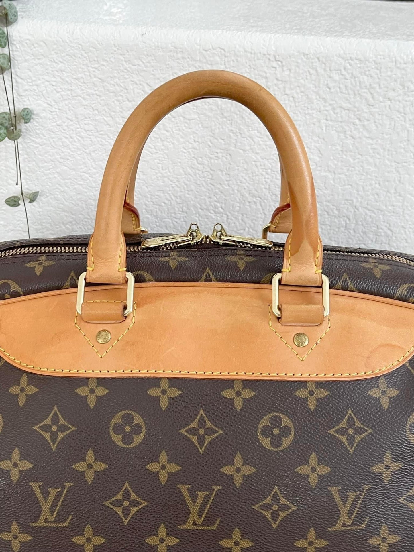 Evasion MM in Monogram - 📅 Year: 1999