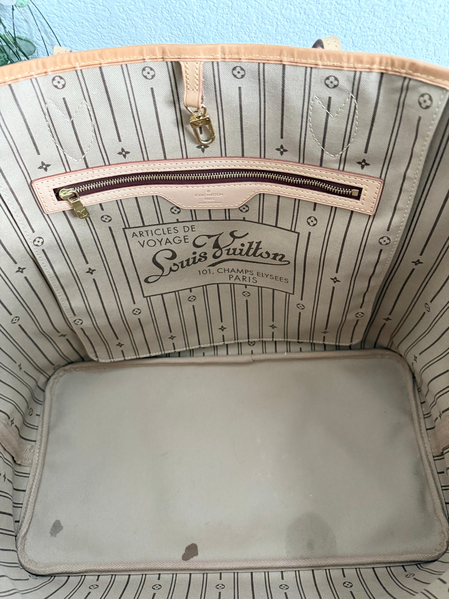 Neverfull GM with Dustbag and Insert Organizer -🗓️ Year: 2010