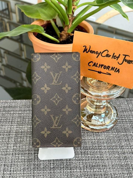 Checkbook Holder in Monogram 🗓️ Year: 2001