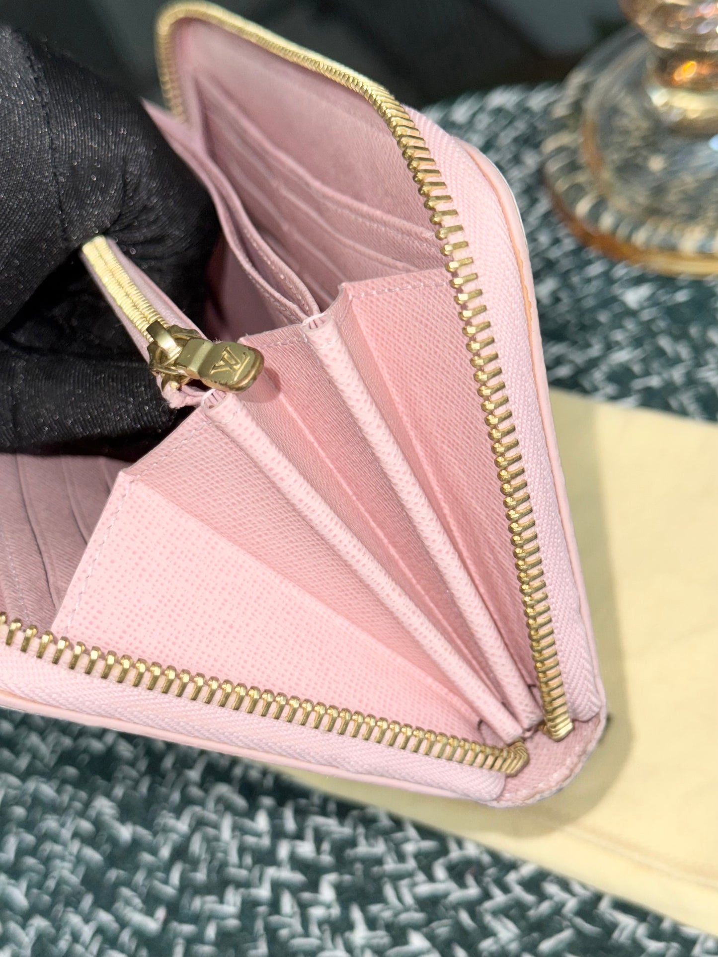 Zippy Long Wallet Azur in Rose Ballerine with Dustbag 🗓️ Year: 2018