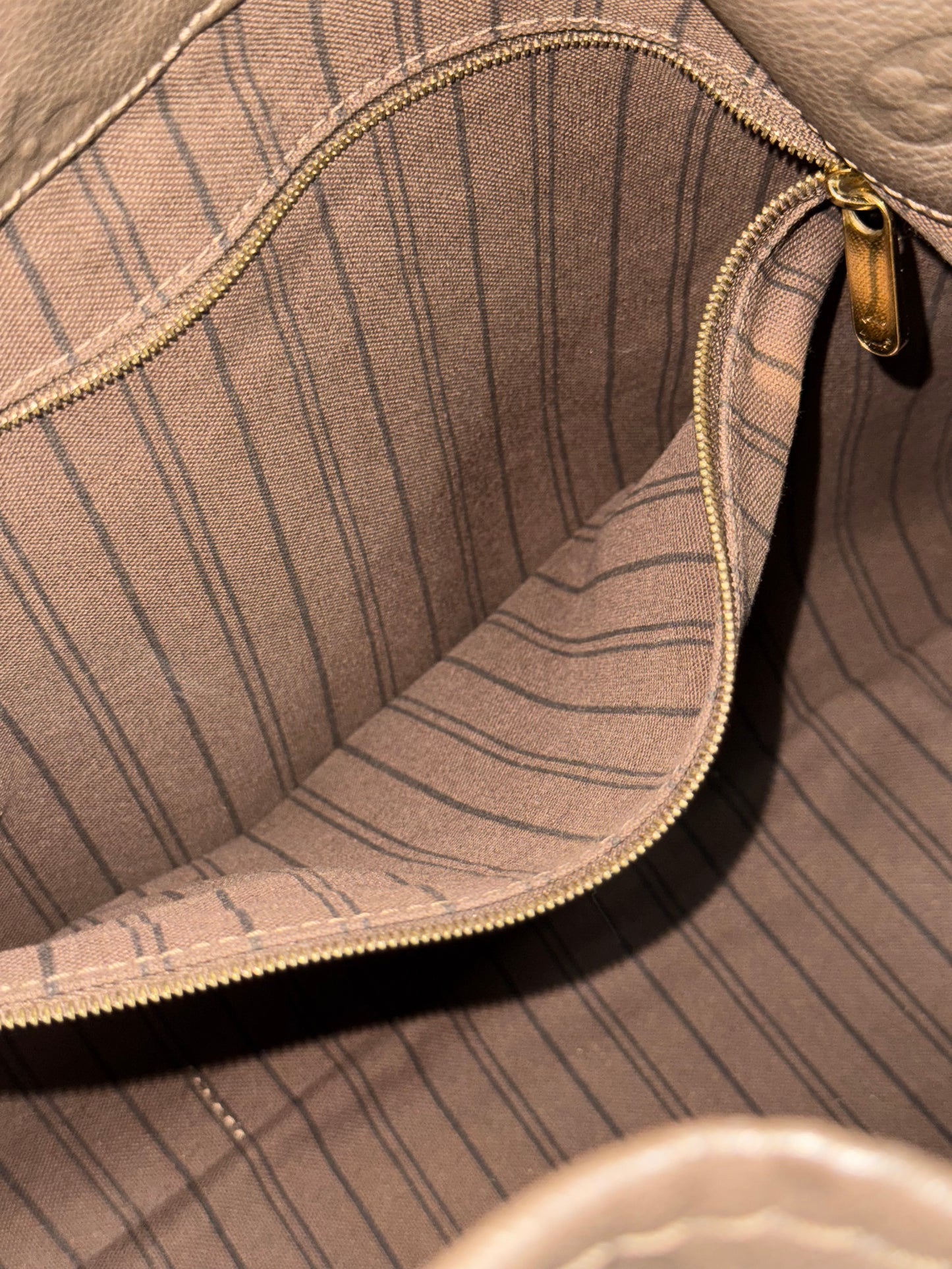 Artsy MM Empriente Ombre with Dustbag and Insert Organizer 📅 Year: 2011