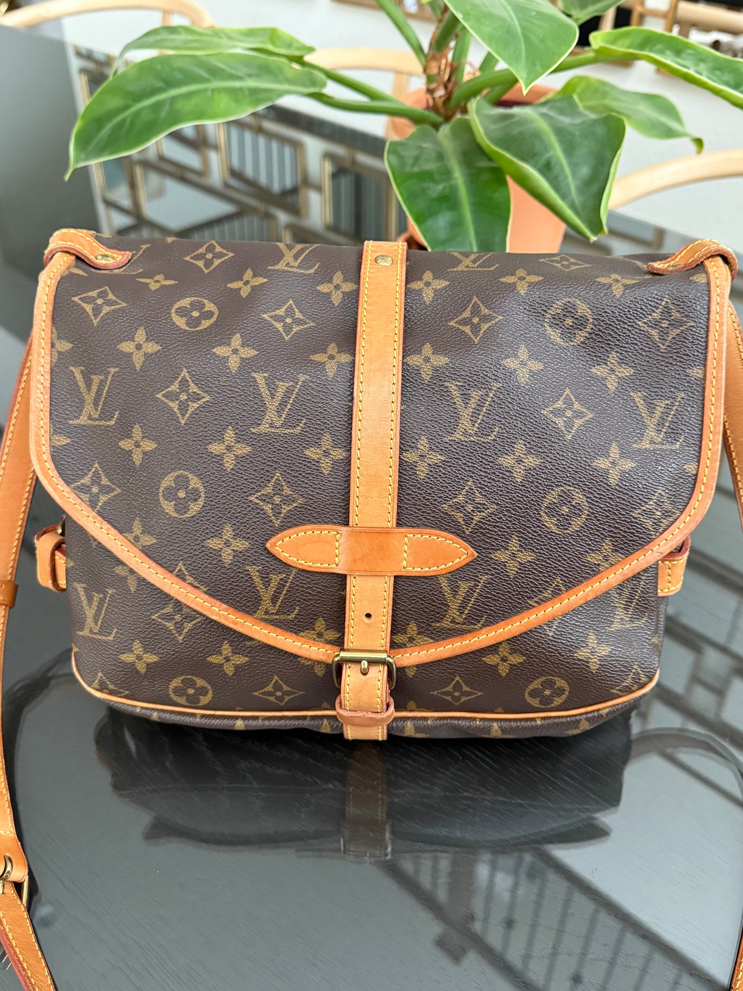Saumur 30 Crossbody 🌺 Year: 1989
