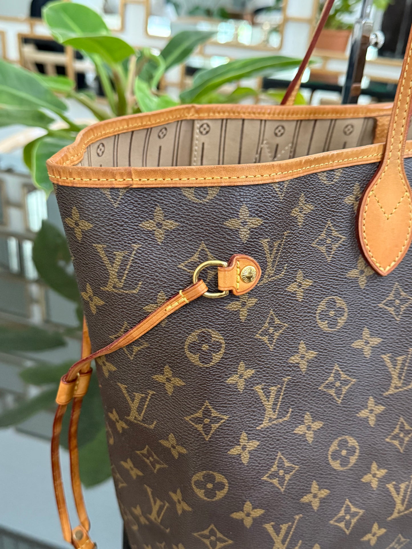 Neverfull GM with Dustbag and Insert Organizer 📅 Year: 2012
