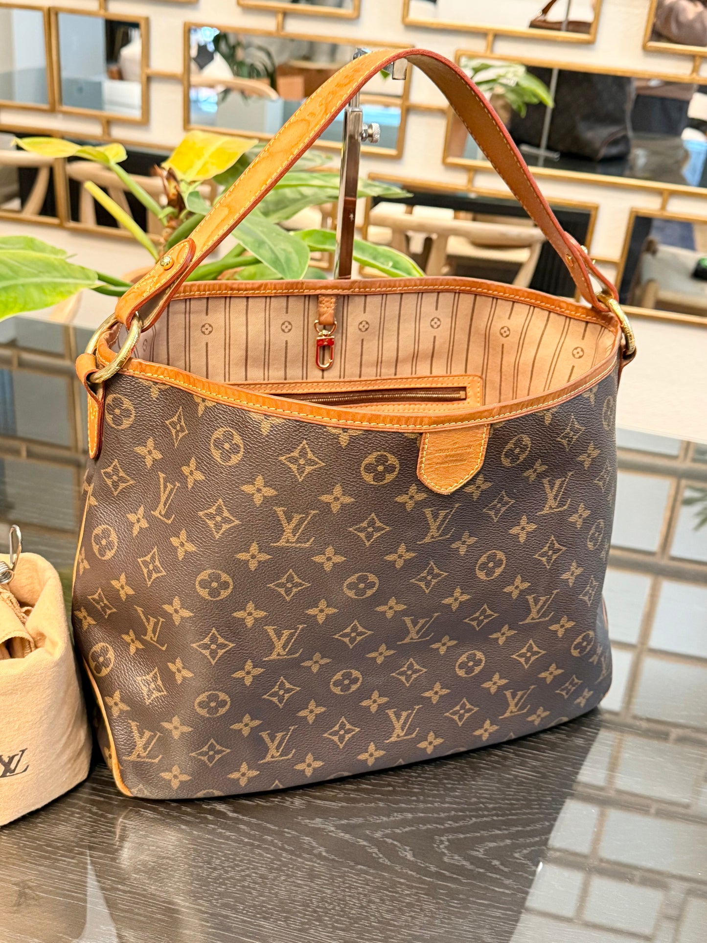 Delightful PM with Dustbag 📅 Year: 2012