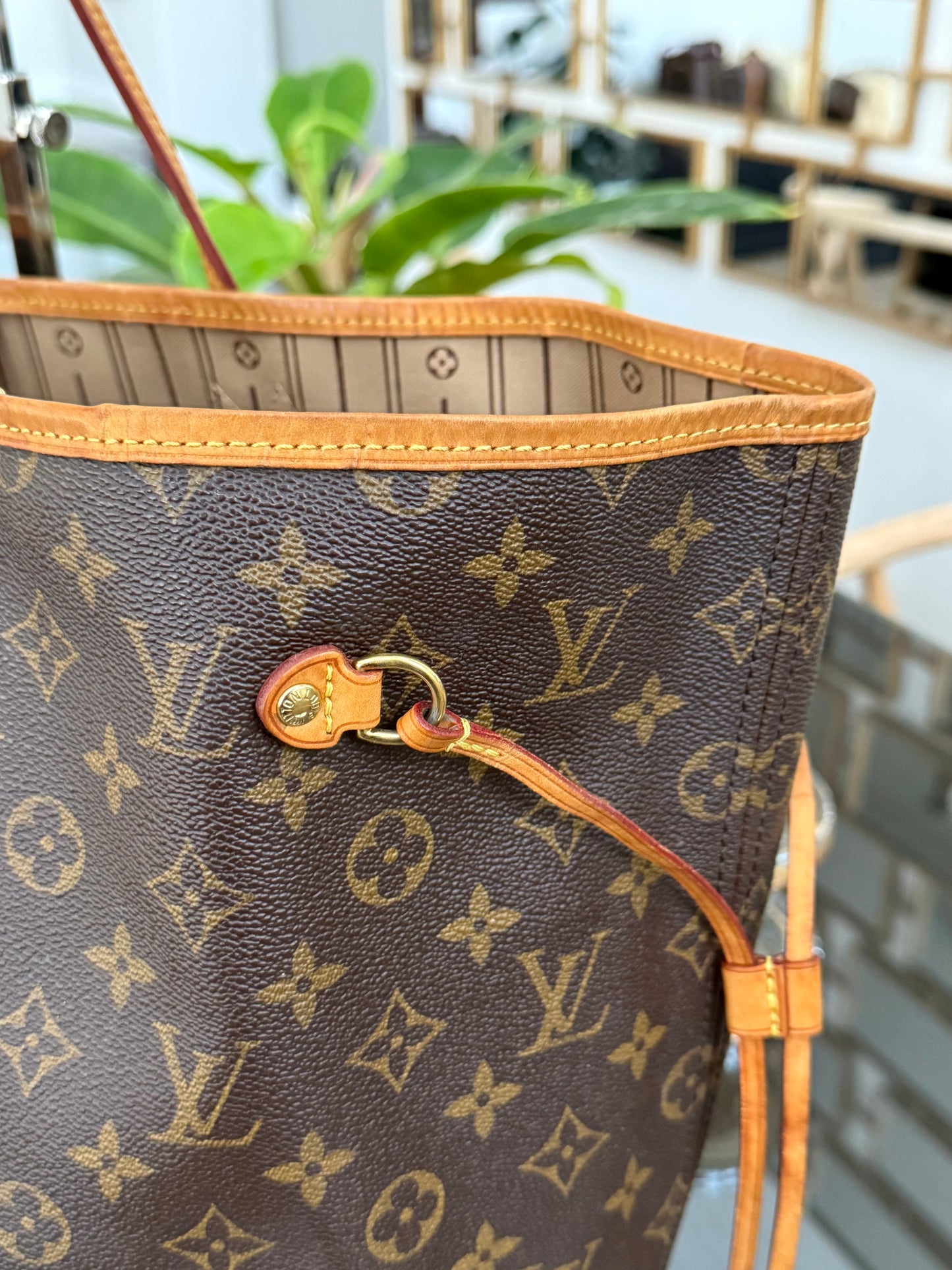 Neverfull GM with Dustbag and Insert Organizer 📅 Year: 2012