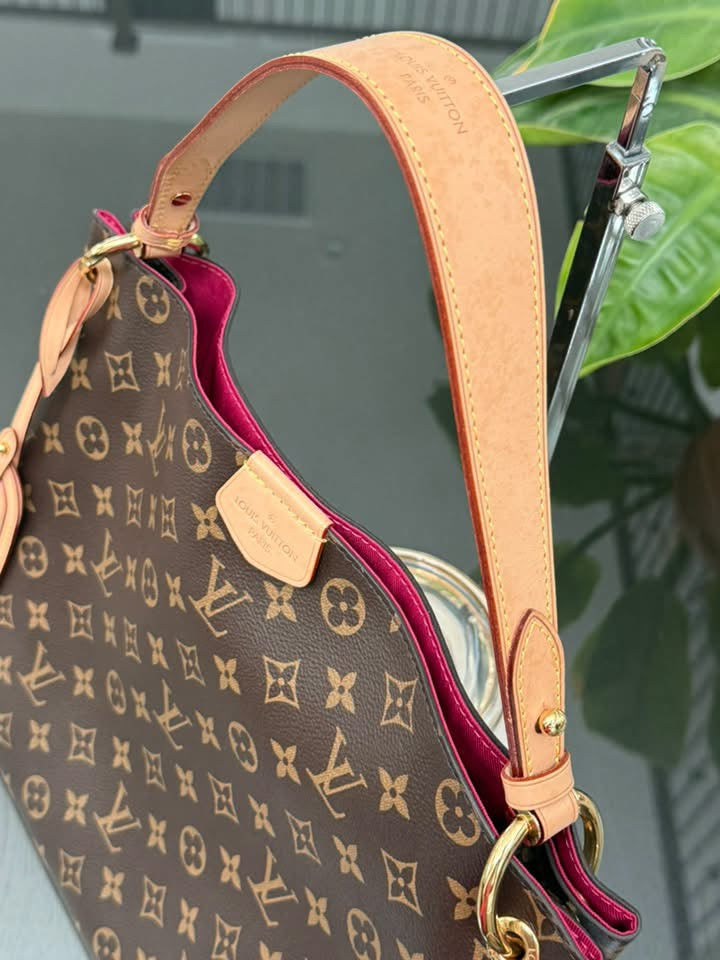 Graceful PM in Peony with Dustbag 📅 Microchipped