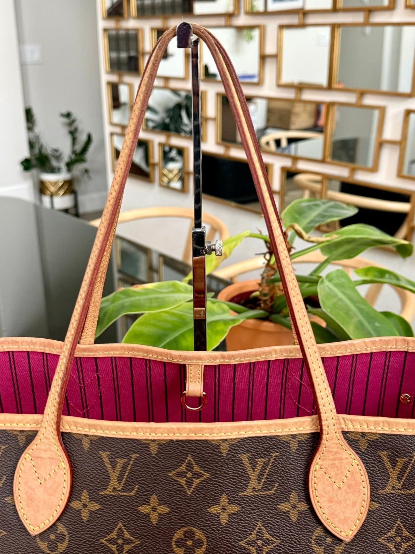 Neverfull MM in Peony interior with Dustbag 🌺 📅 Year: 2020