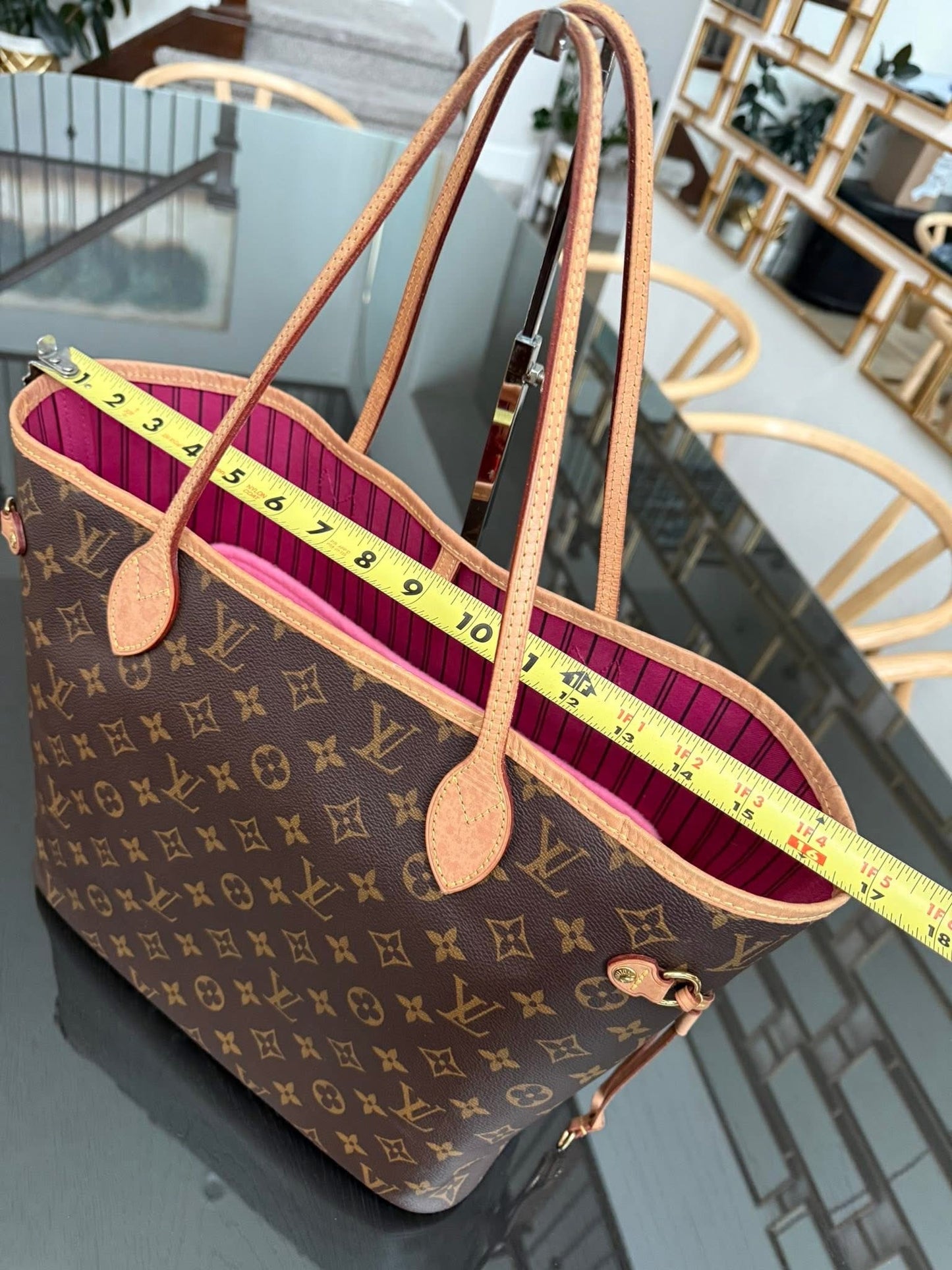 Neverfull MM in Peony interior with Dustbag 🌺 📅 Year: 2020