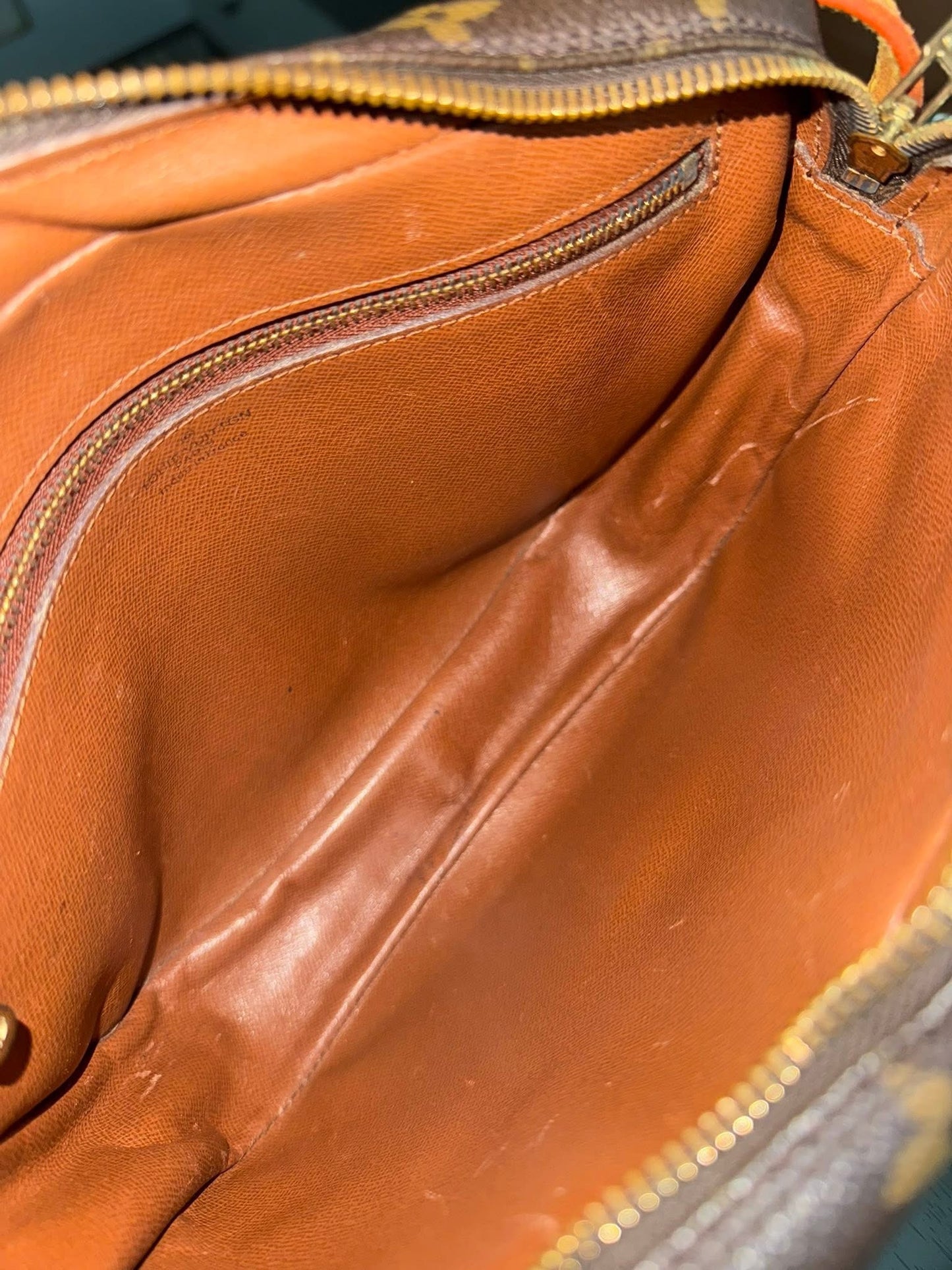 Jeaunefille MM Crossbody 📅 Year: 1989