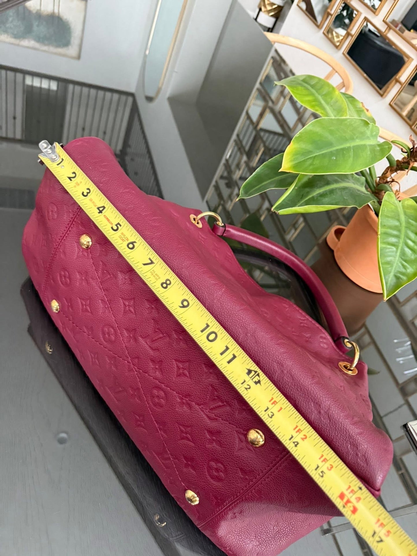 Artsy MM Empriente in Burgundy with Dustbag and Insert Organizer 📅 Year: 2017