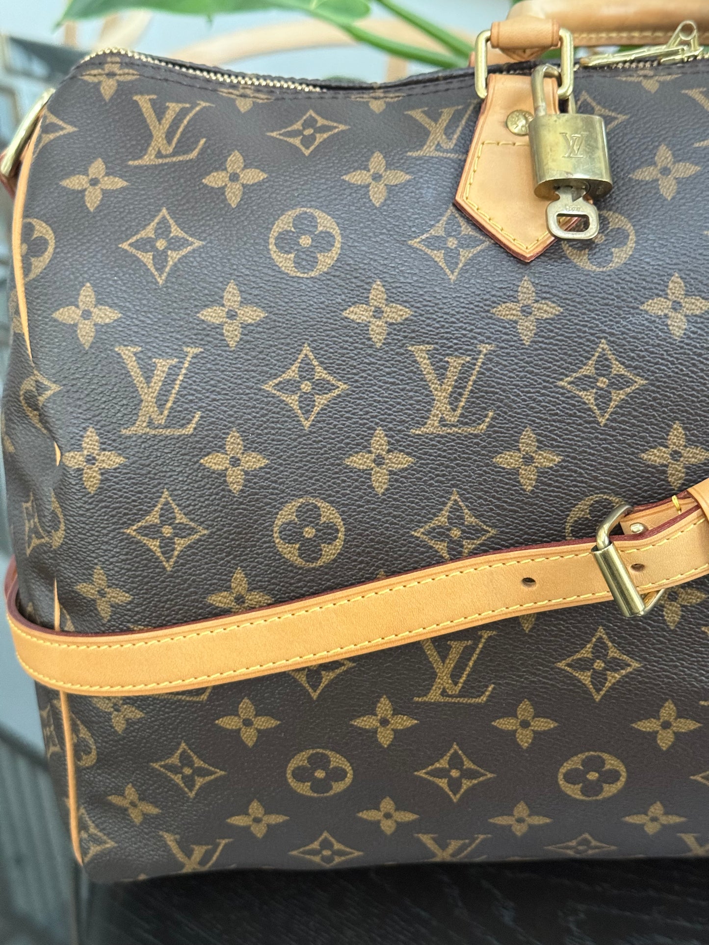 Speedy 40 Bandoulier in Monogram with Lock 🔐, Key and Dustbag 🗓️ Year: 2012