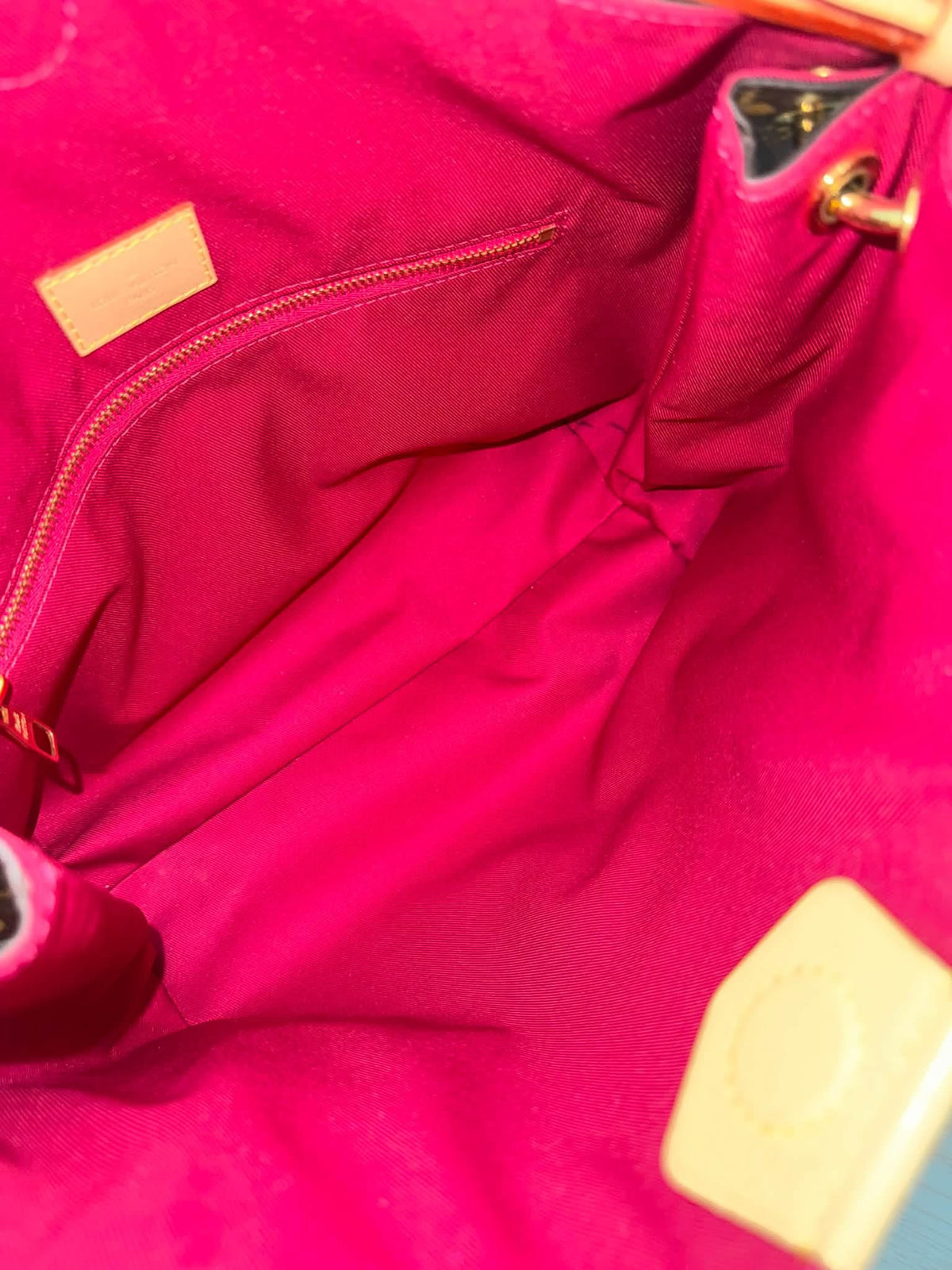 Graceful PM in Peony with Dustbag 📅 Microchipped