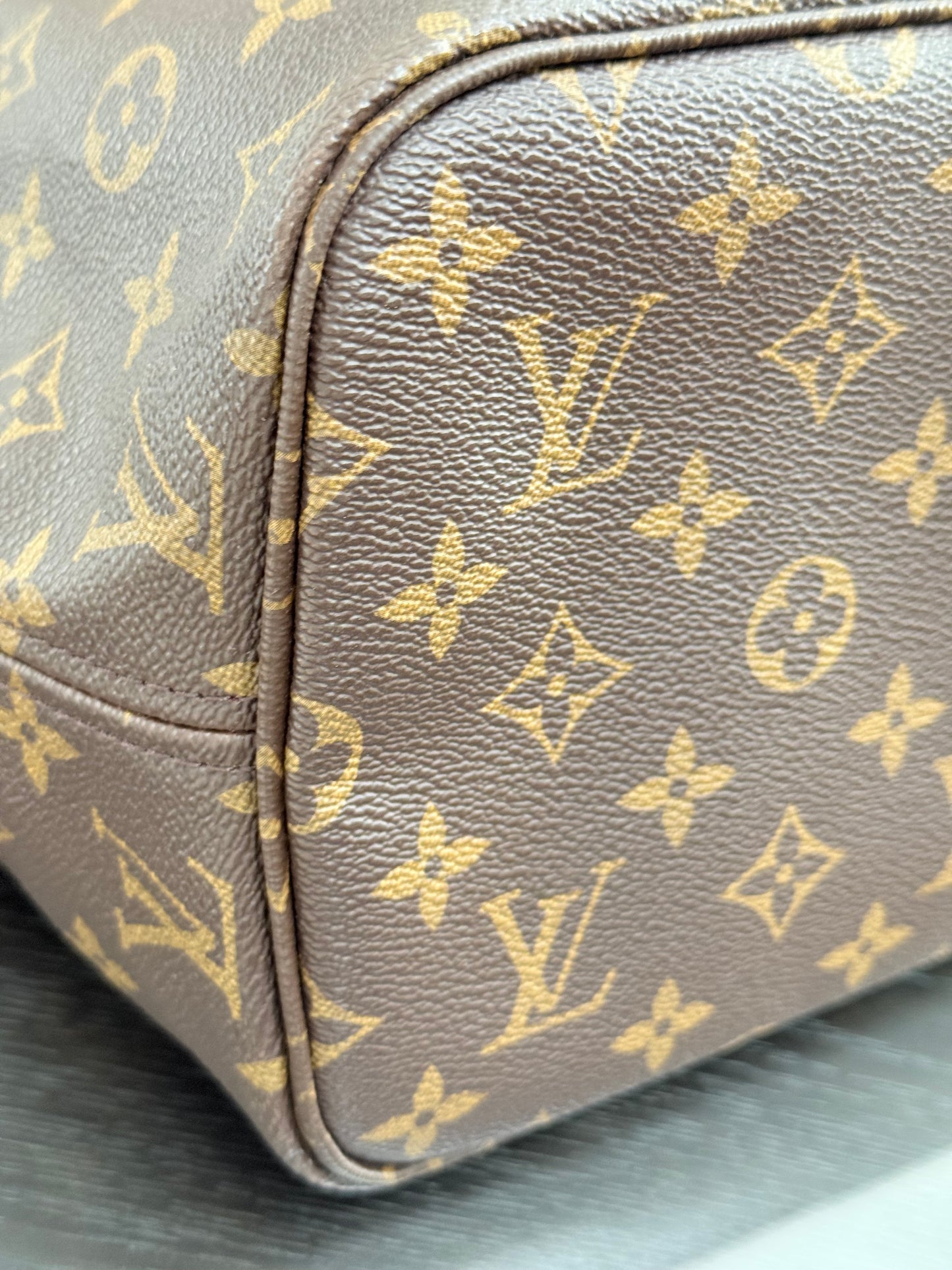 Neverfull MM Monogram in Peony with Dustbag 📅 Year: 2020