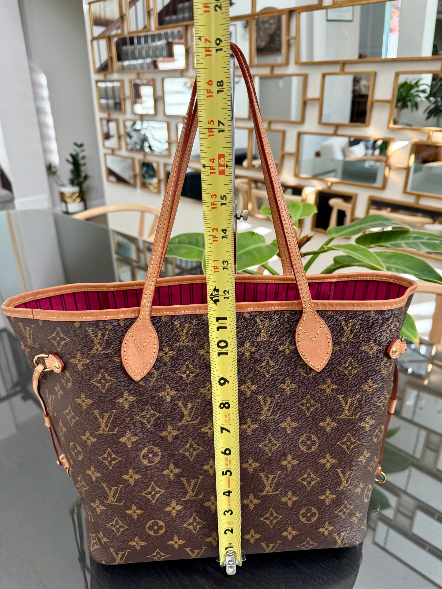 Neverfull MM Monogram in Peony with Dustbag 📅 Year: 2020
