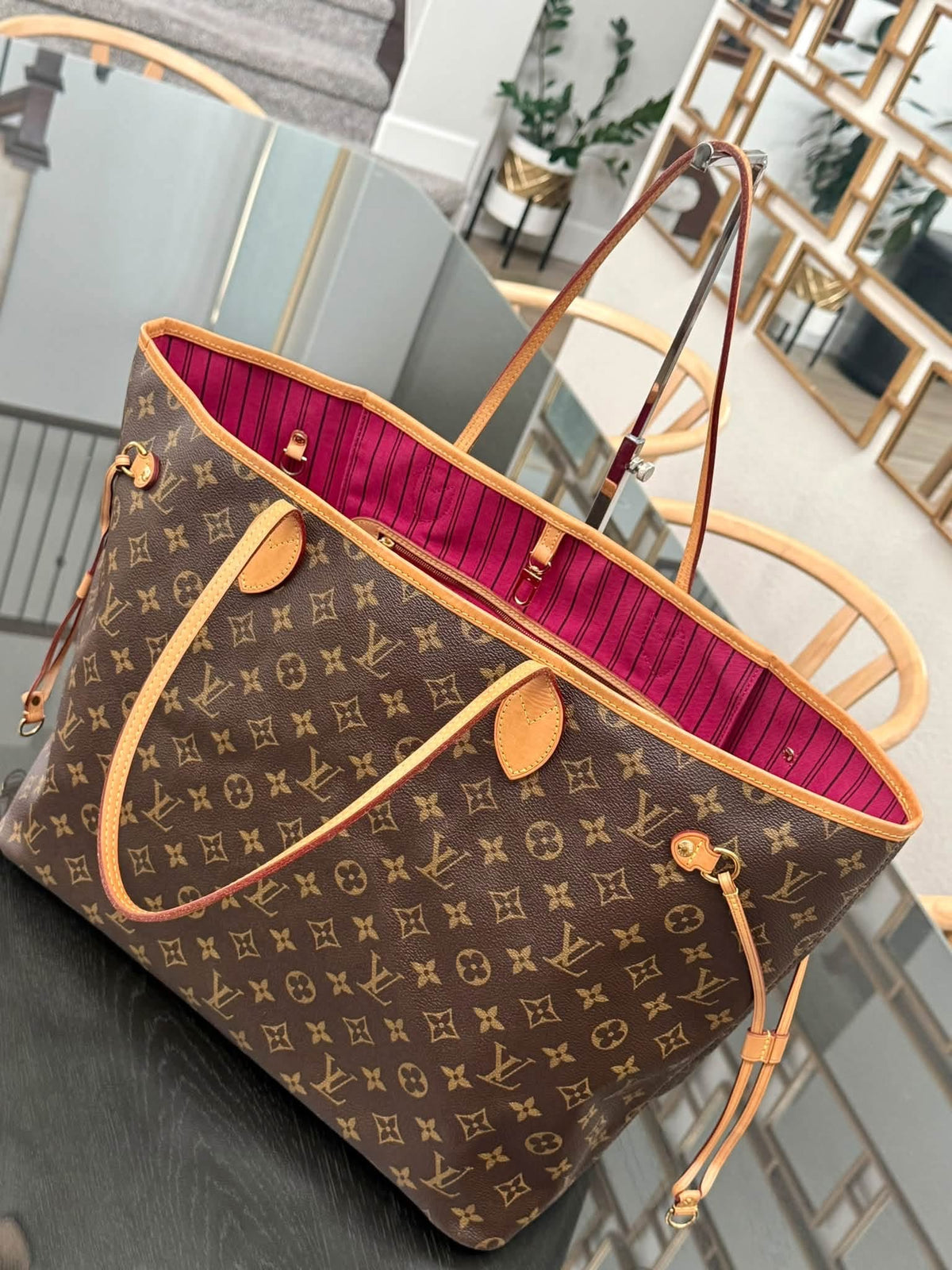 Neverfull GM Monogram in Peony with Dustbag,-🗓️ Year: 2018