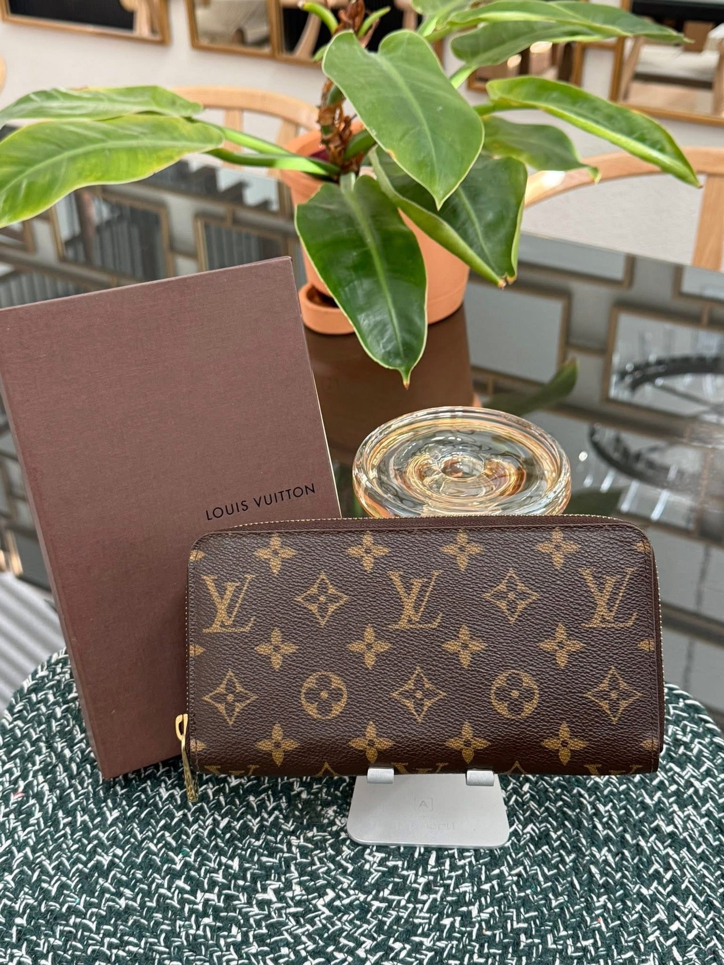 Zippy Long Wallet in Monogram with box 🗓️ Year: 2009