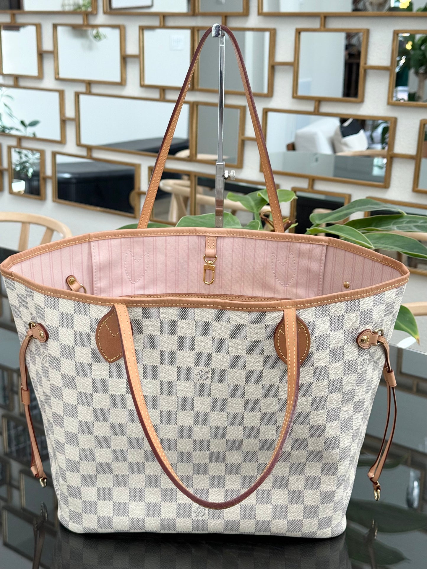 Neverfull MM Azur in Rose Ballerine with Dustbag 📅 Year: 2020