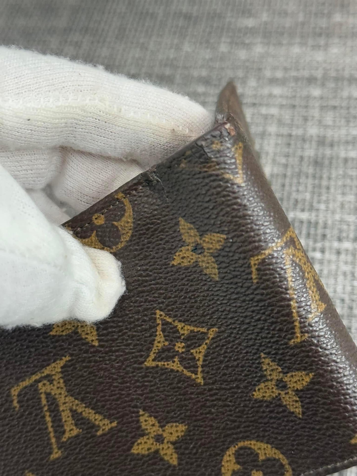 Mens Bifold Wallet in Monogram -Year: 1987