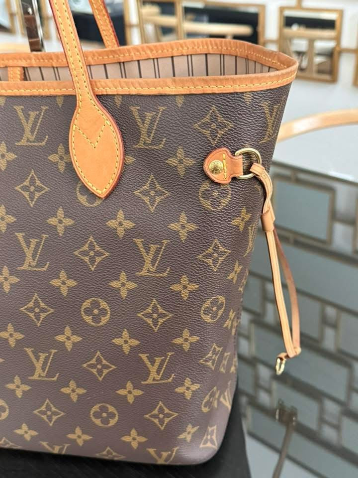 Neverfull MM with Dustbag 📅 Year: 2021