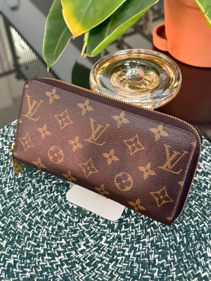 Monogram Zippy Long Wallet 🗓️ Year: 2018
