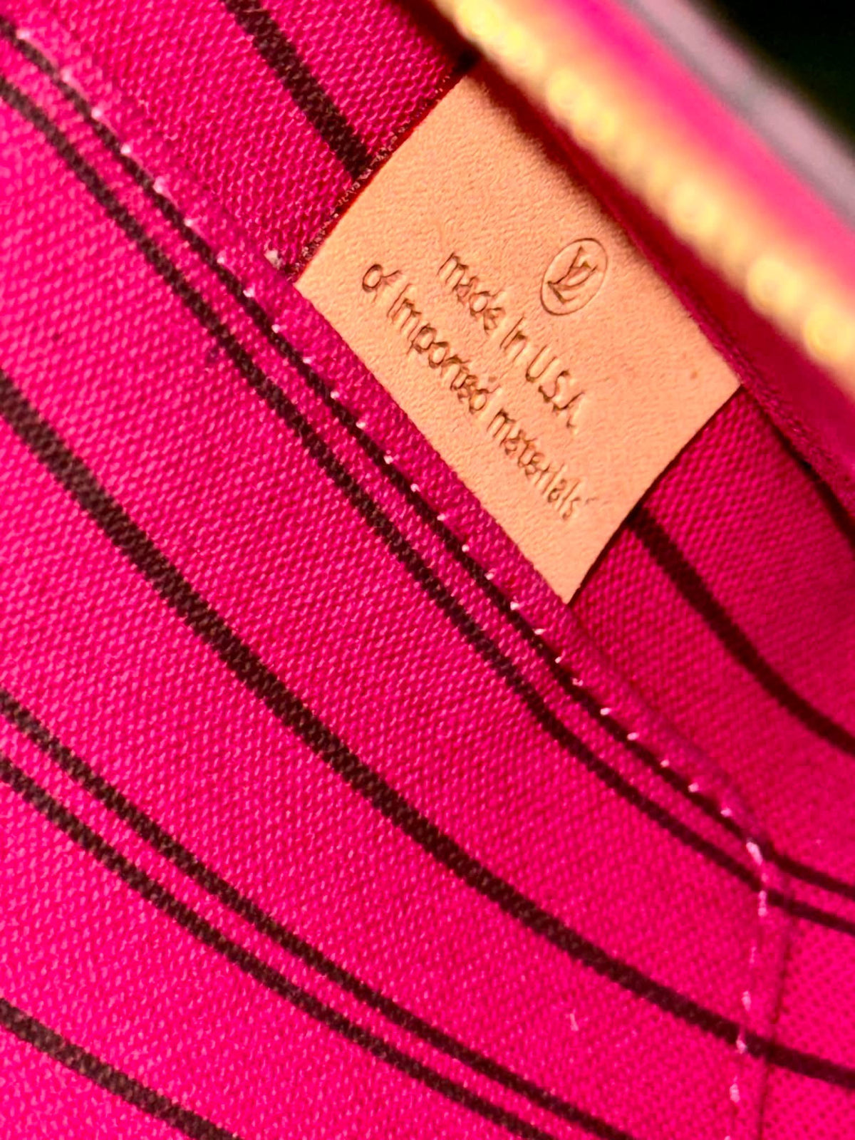 Neverfull MM/GM Pouch in Peony 🗓️Year 2020