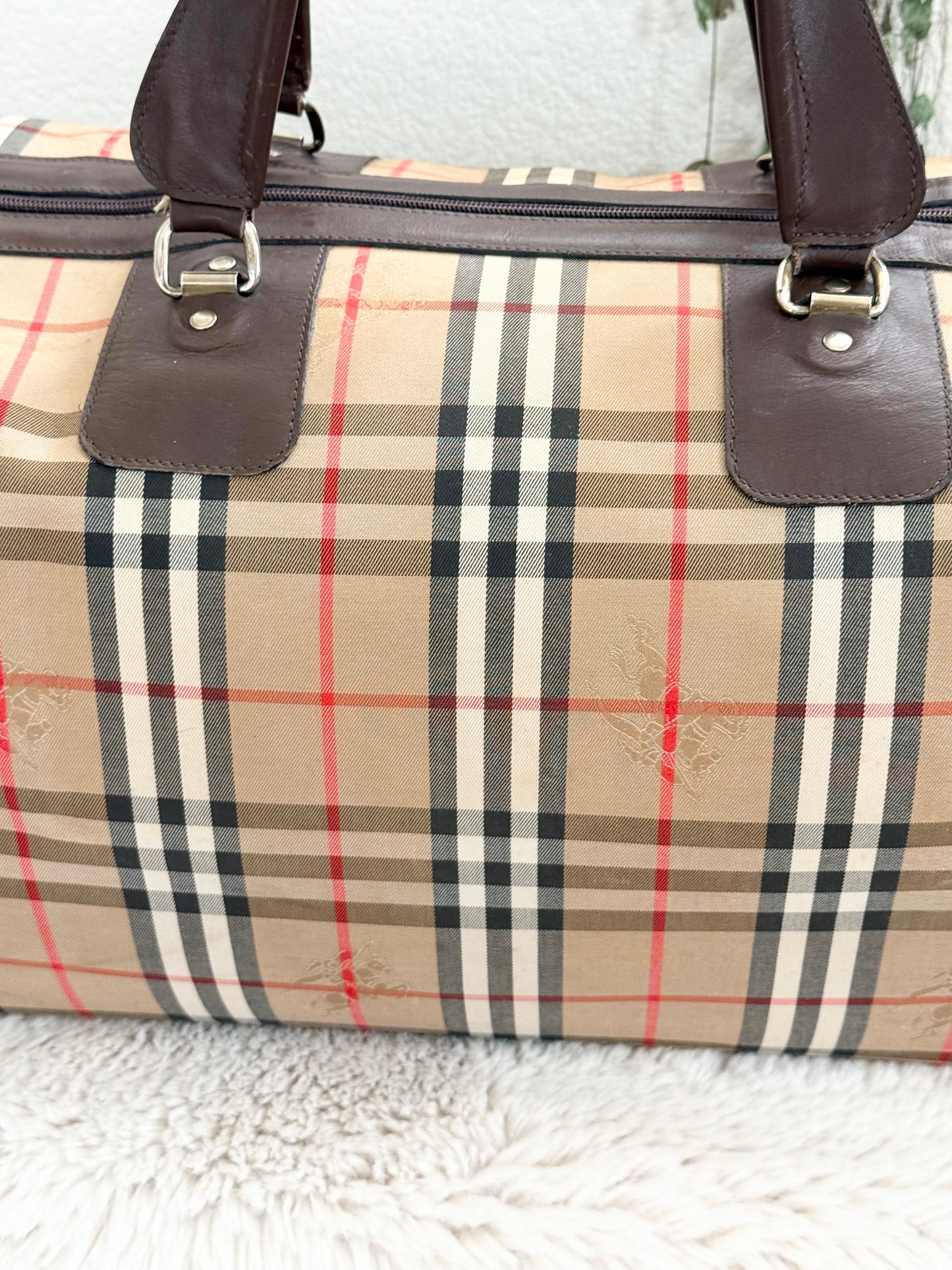 Burberry Duffle/ Travel Bag 📅