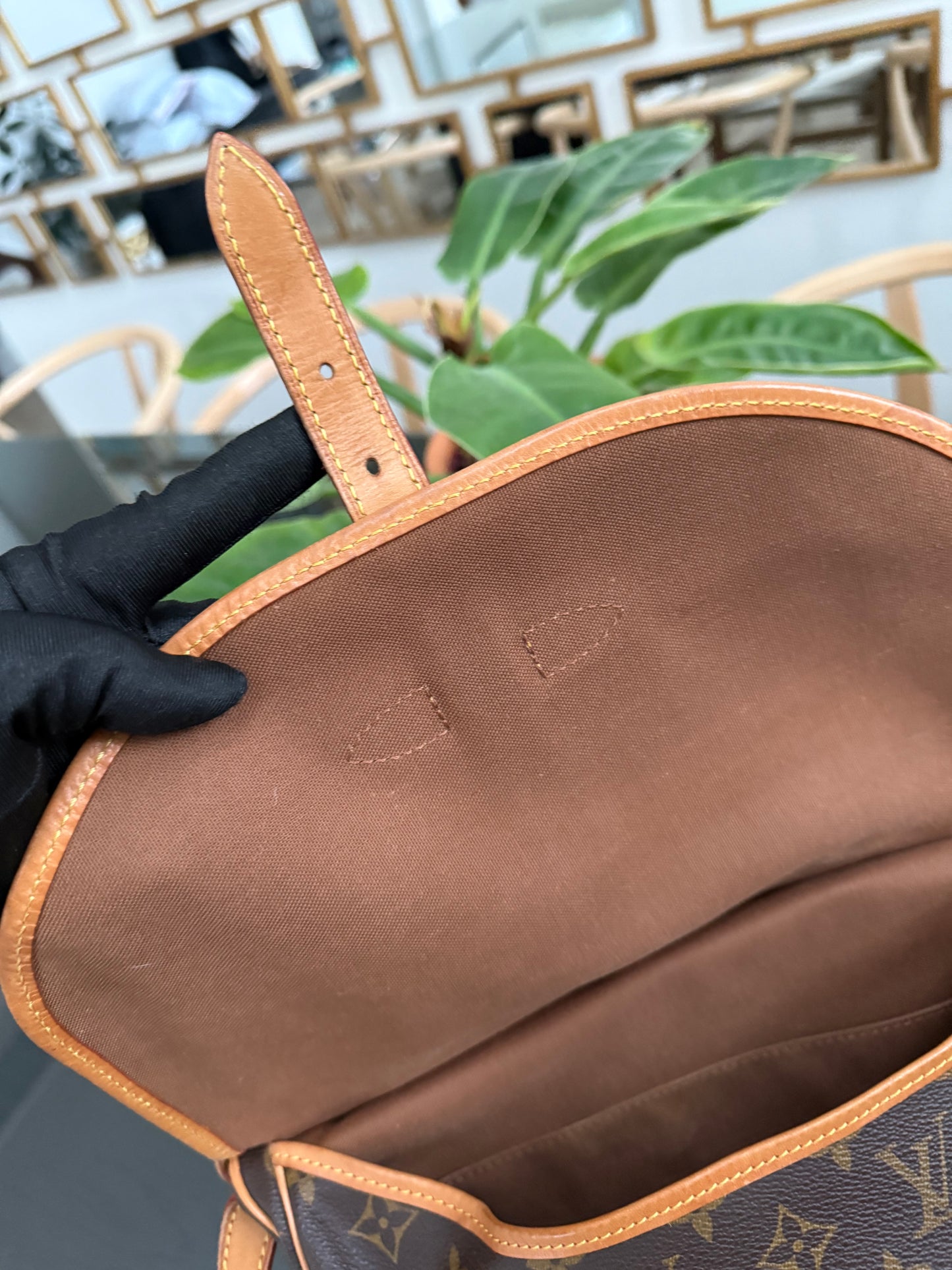 Saumur 30 Crossbody 🌺 Year: 1989