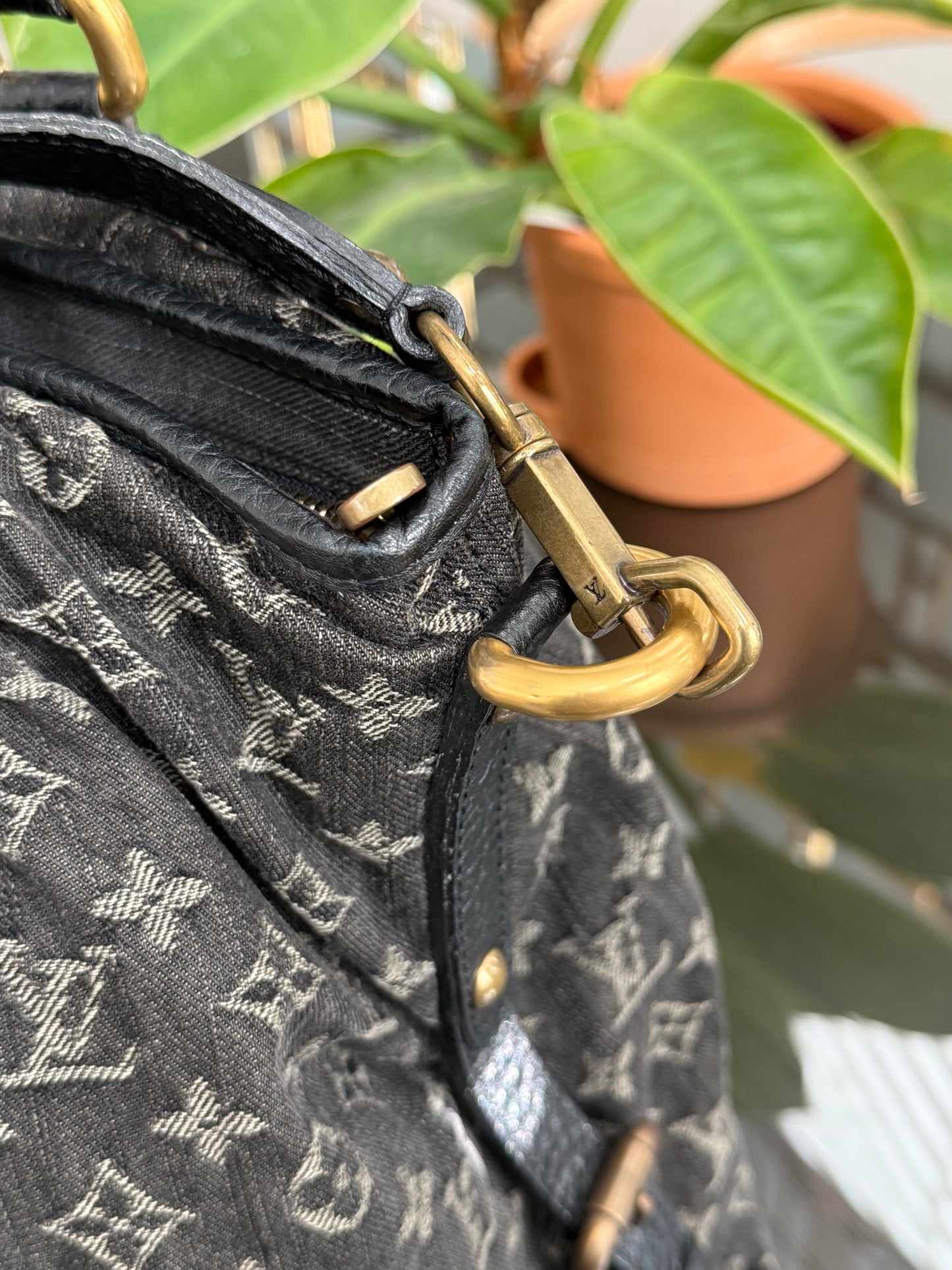 Neo Cabby GM Denim Black with Dustbag 🗓️