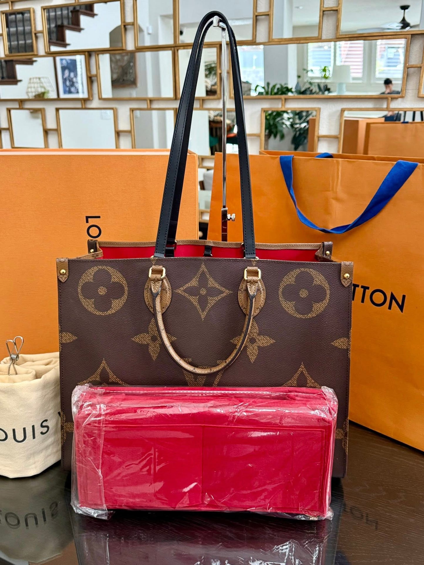 On The Go GM in Monogram Reverse with Dustbag, Insert Organizer, Box and Paper bag 🌺 -Microchip
