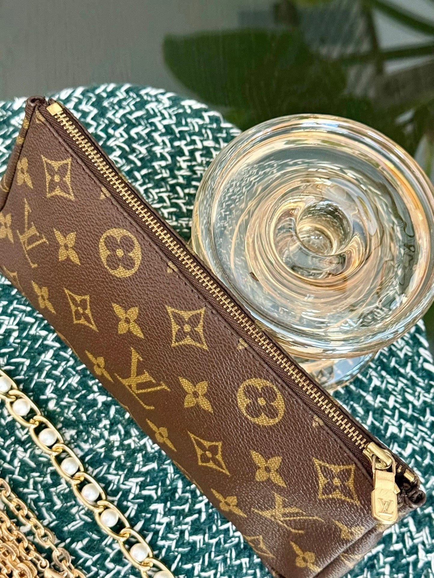 Sac Shopping Pouch with Non branded Chain -🗓️