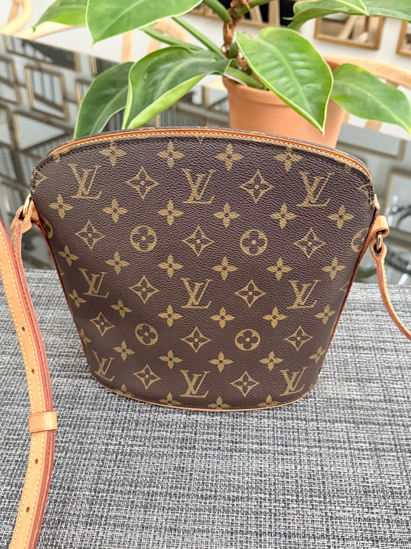 Drouot Crossbody-🗓️ Year 1999