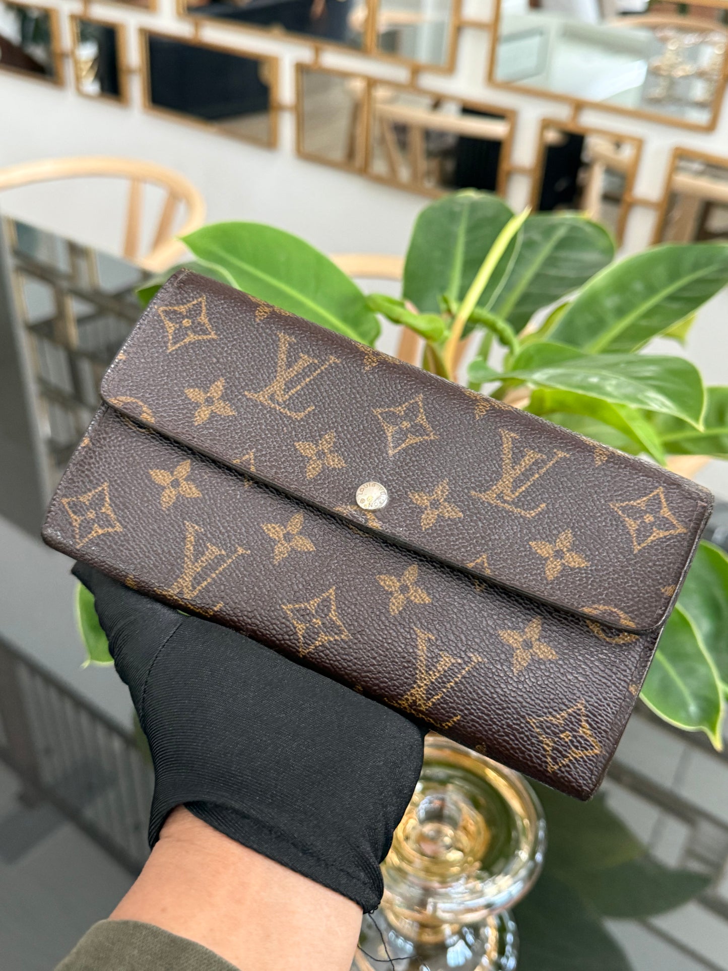Sarah Wallet with 10 Cardholders 🗓️ Year: 2008