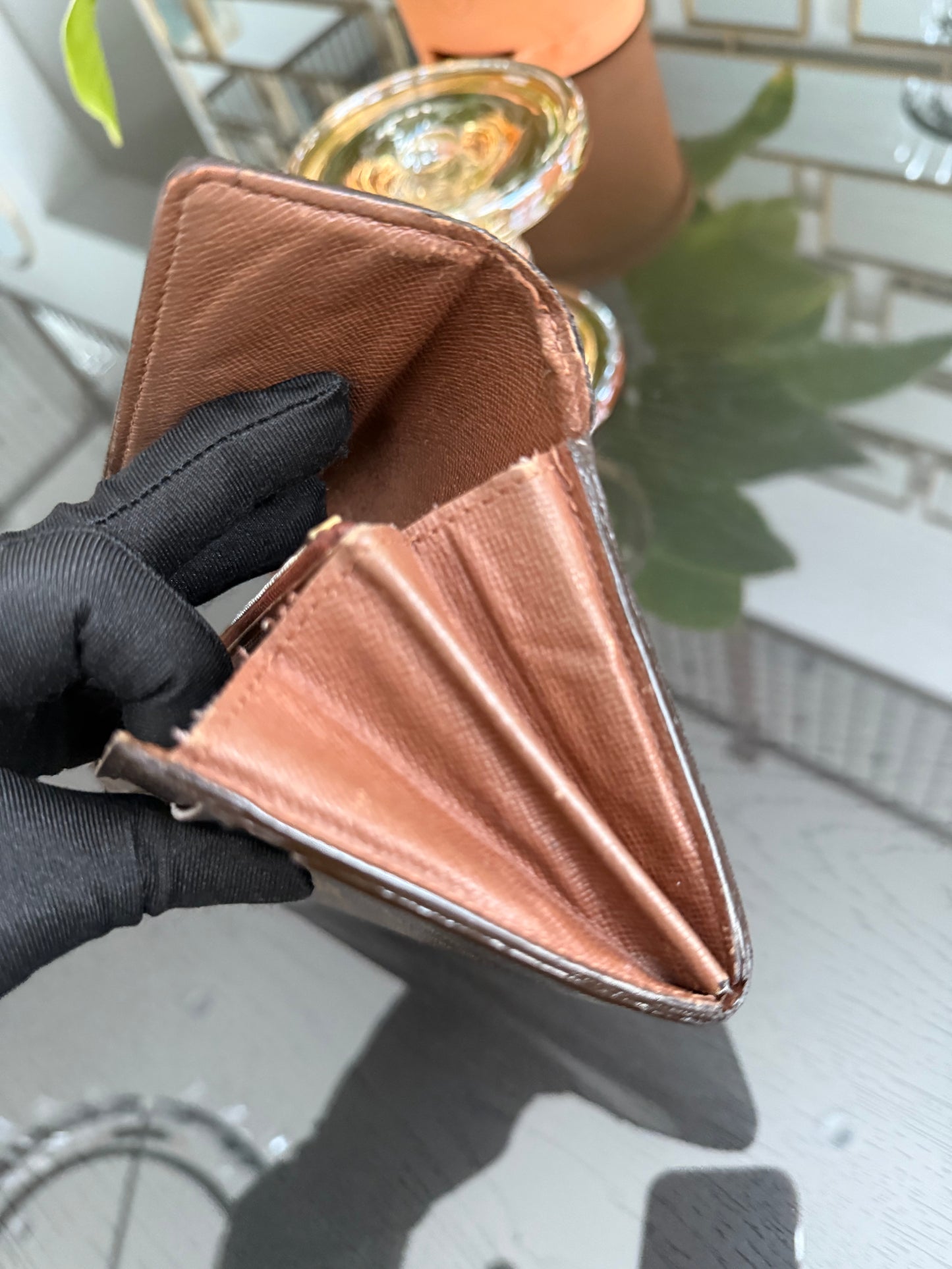 Sarah Wallet with 10 Cardholders 🗓️ Year: 2008