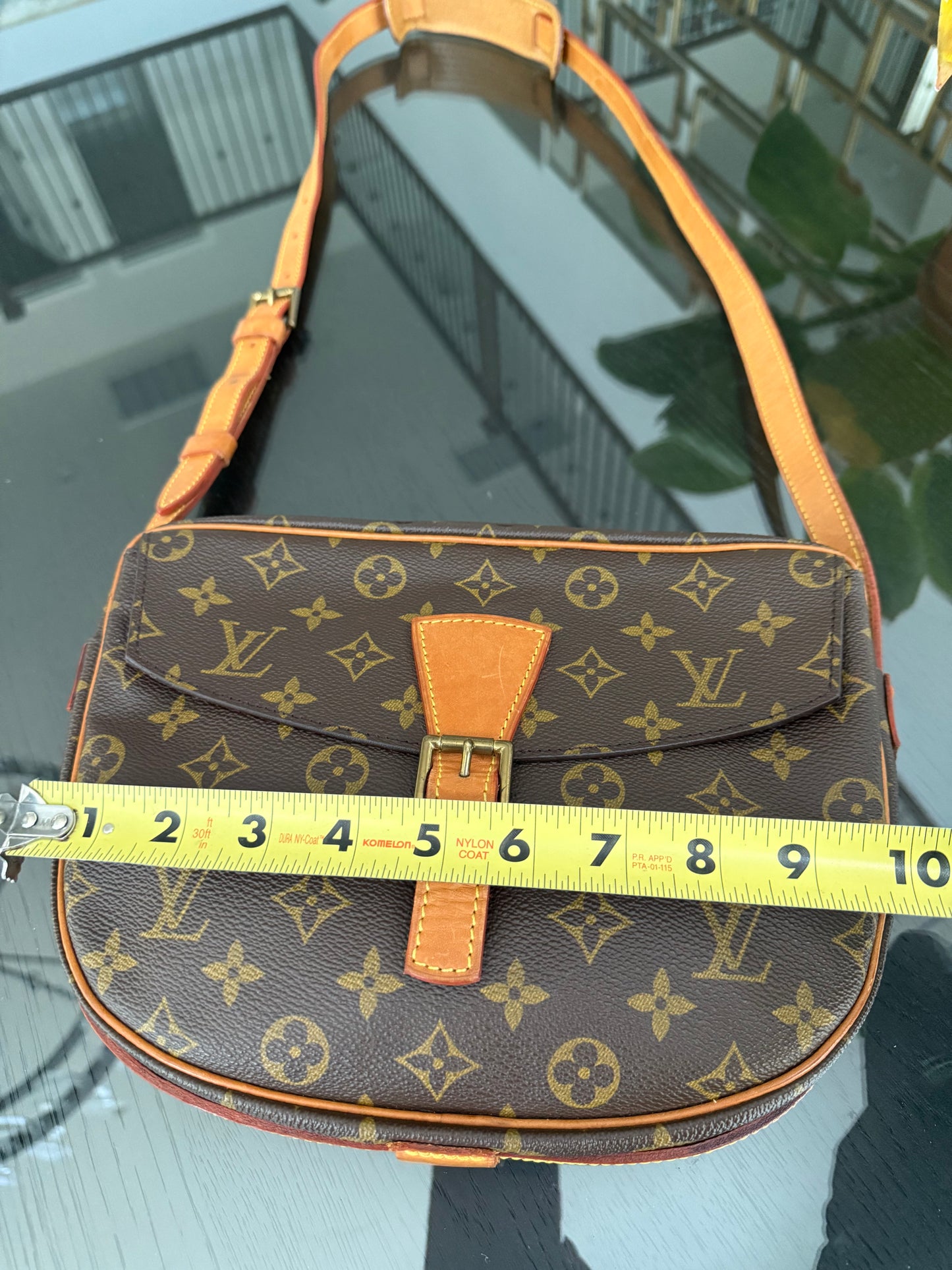 Jeaunefille GM Crossbody 📅 Year: 1989