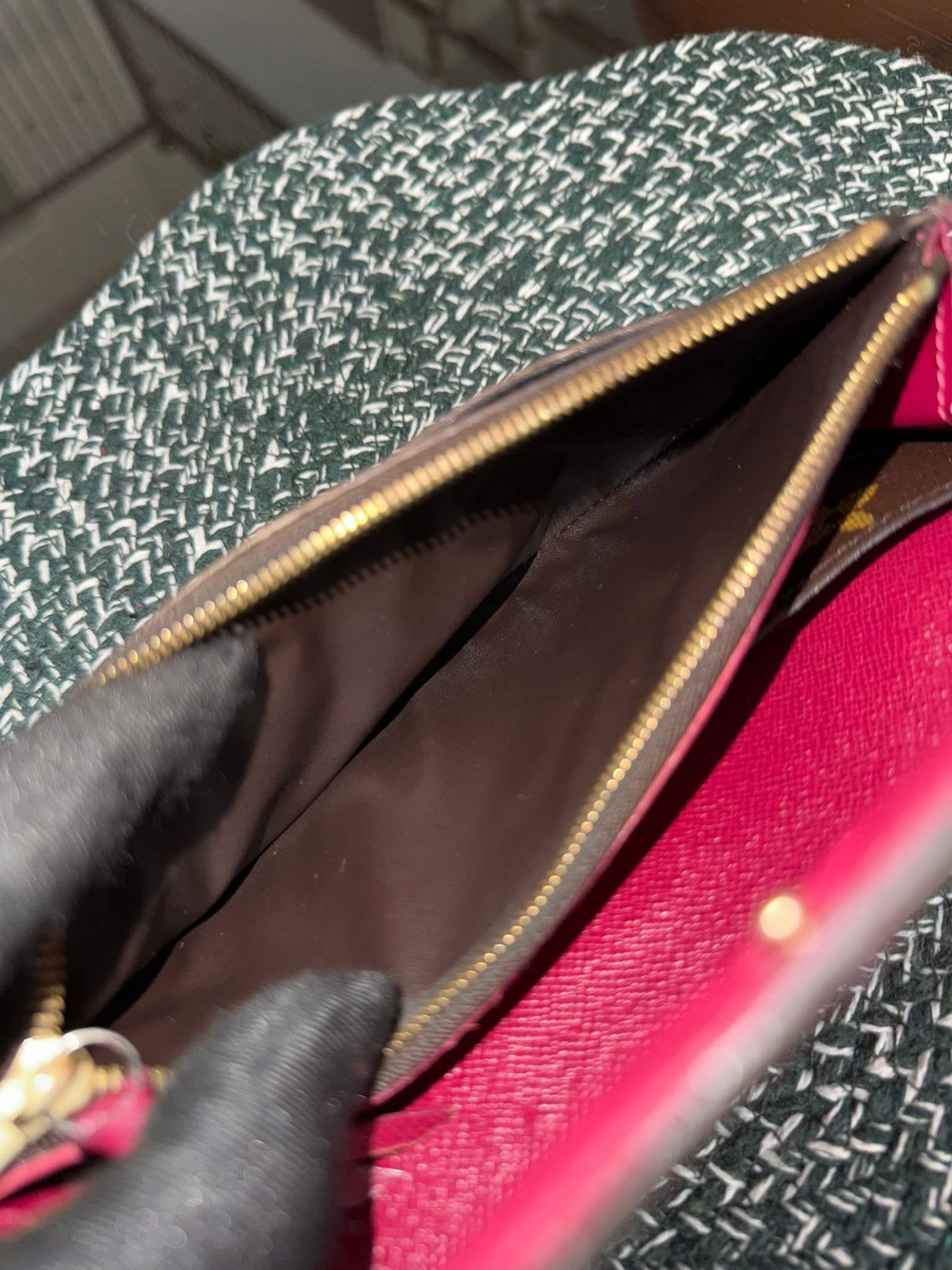Emilie Peony Wallet in Monogram 🗓️ Year: 2017