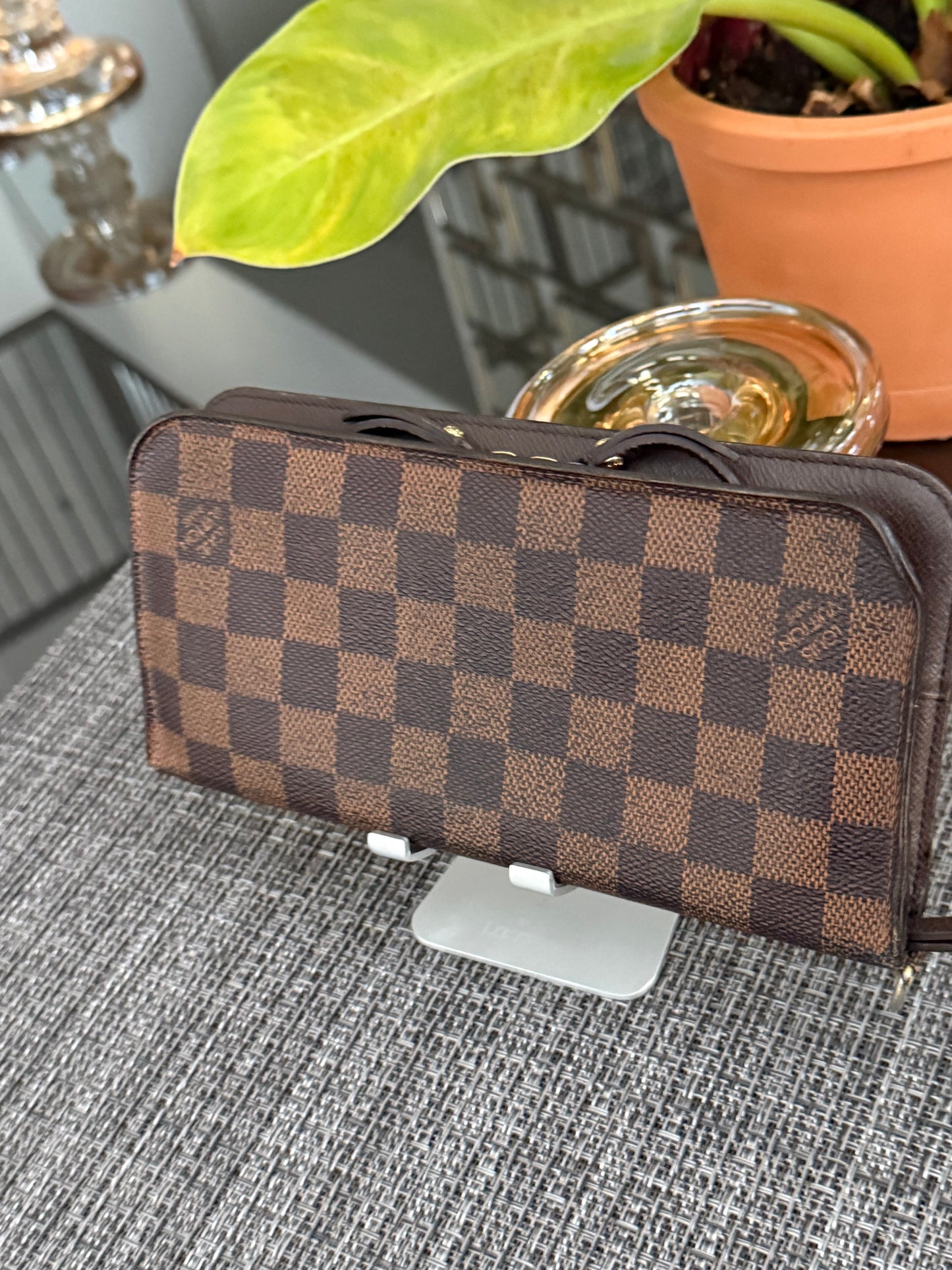 Insolite Wallet in De -Year 2011