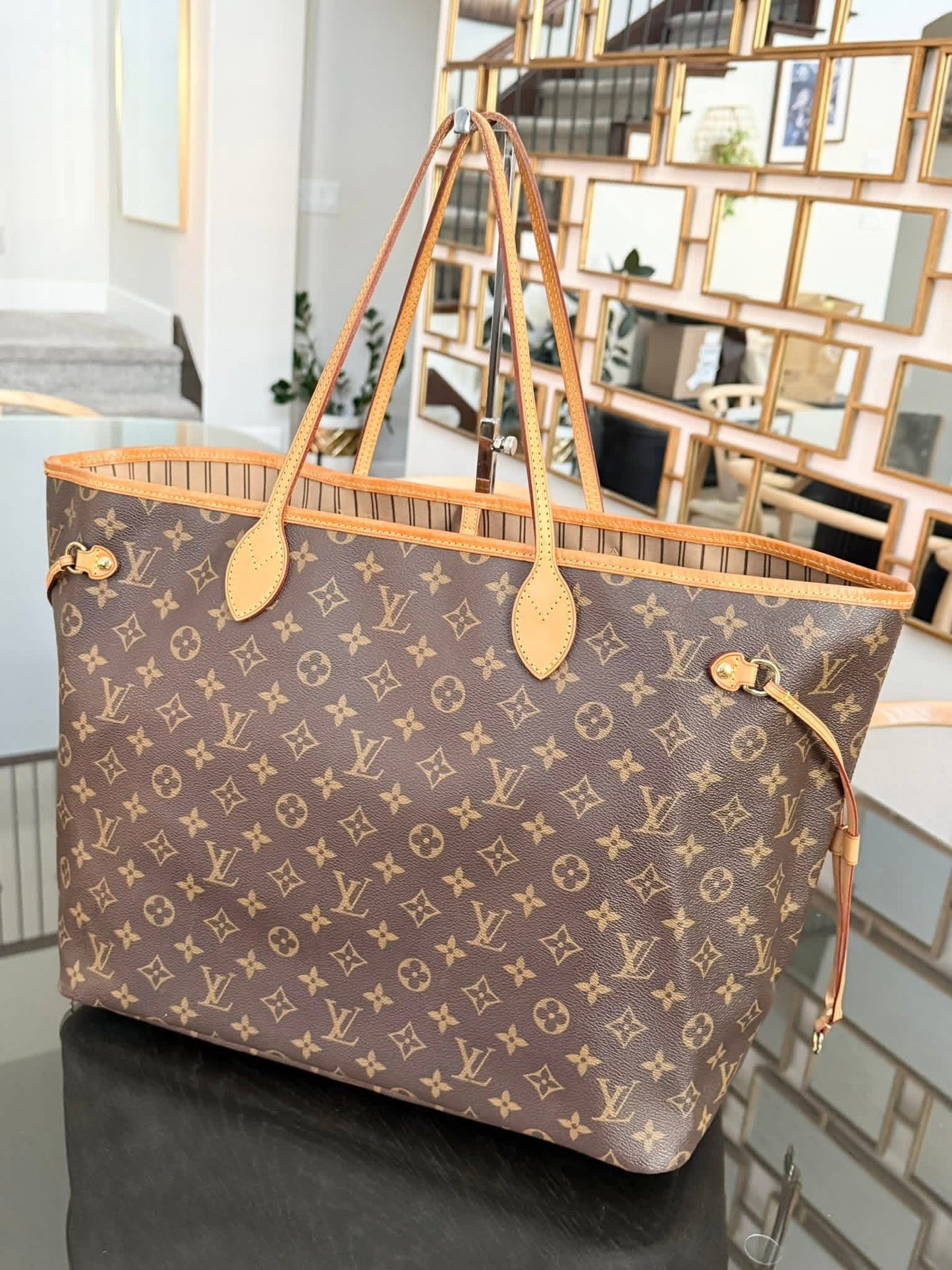 Neverfull GM in Monogram with Dustbag and Insert Organizer -🗓️ Year: 2015