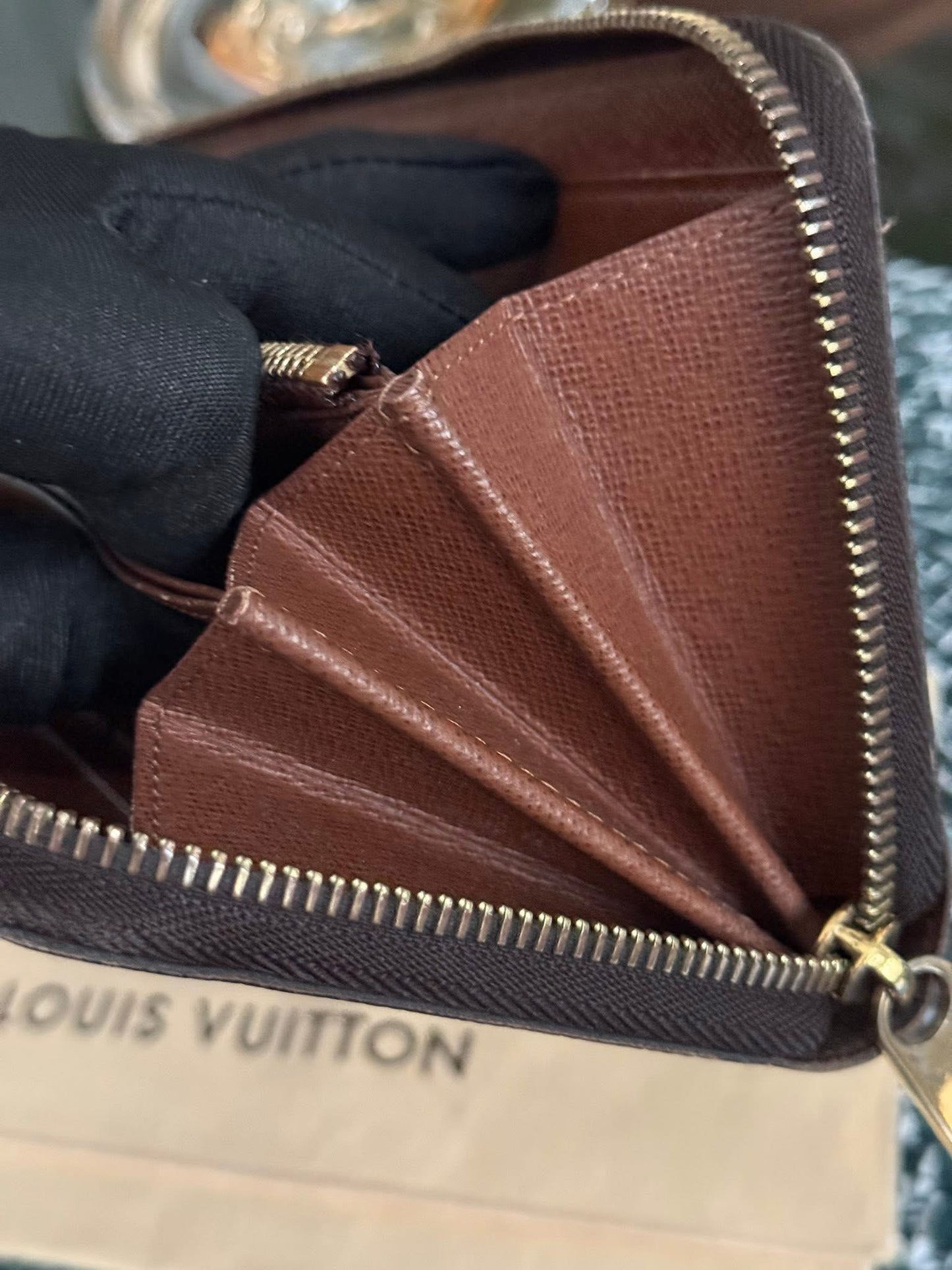 Zippy Long Wallet in Monogram with Dustbag 🗓️ Year: 2011
