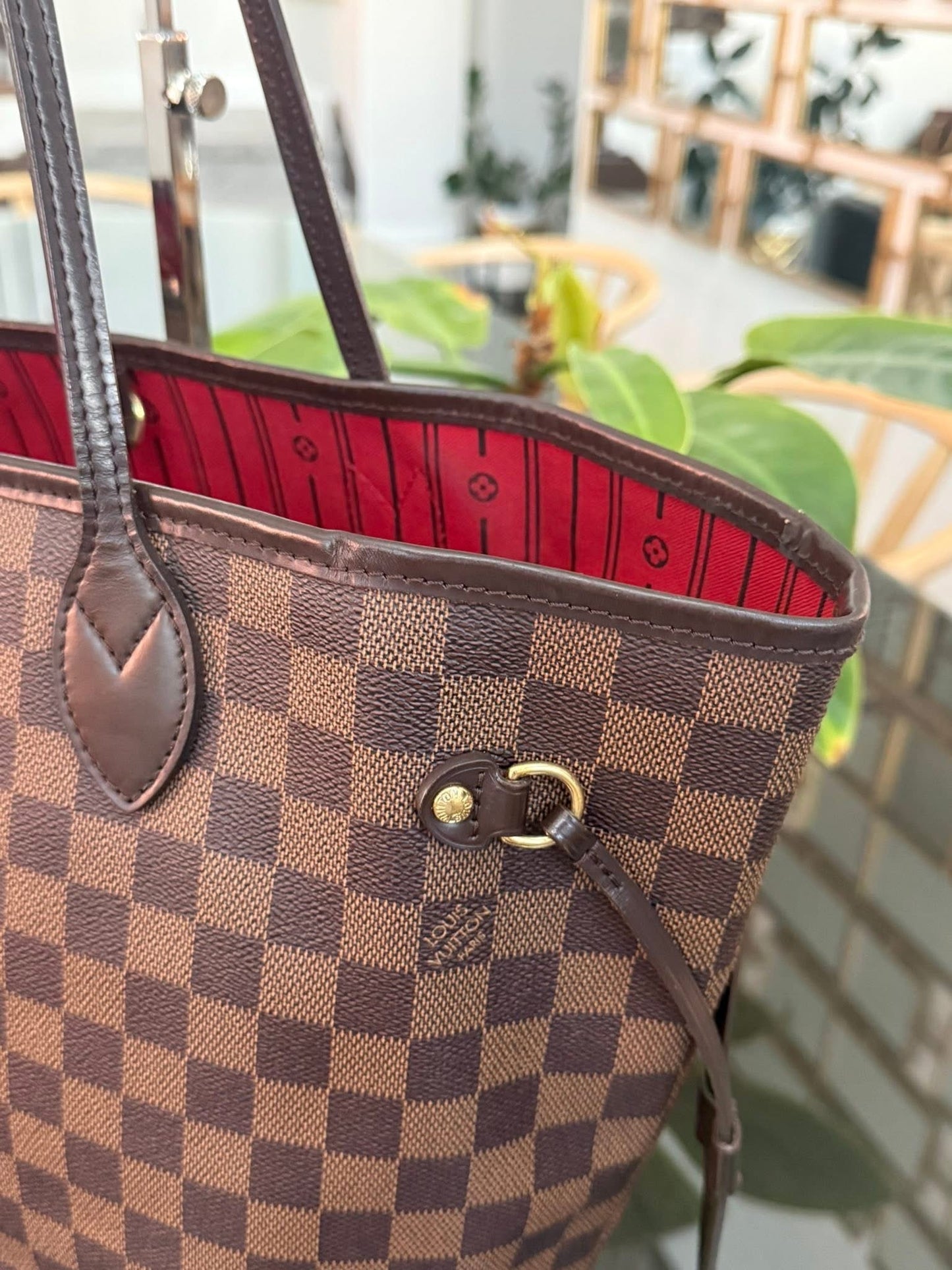 Neverfull MM in DE with Pouch comes with Dustbag and Non branded Twilly 🌺 📅 Year: 2015