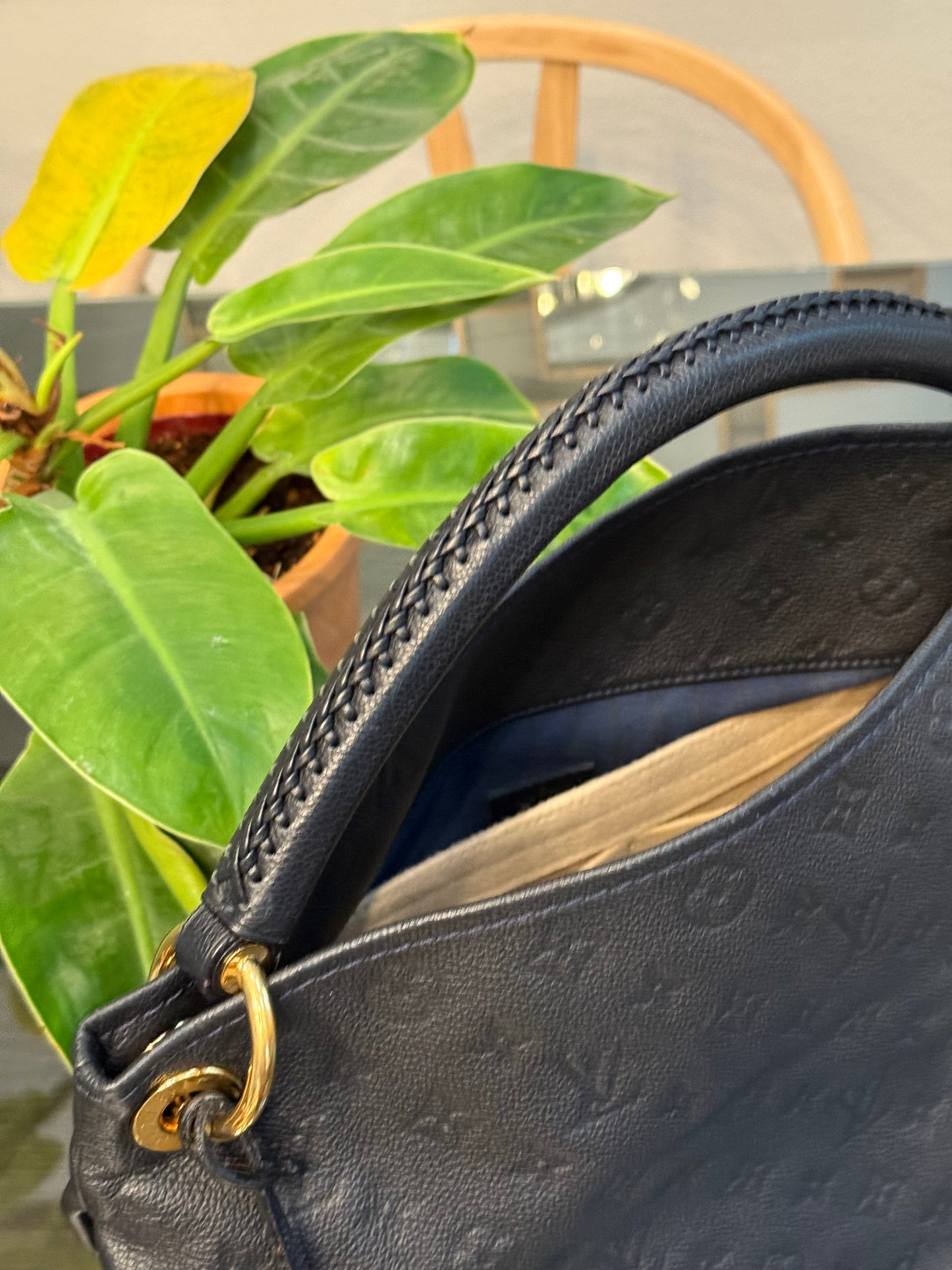 Artsy MM Empriente in Black/ Dark Blue with Dustbag and Insert Organizer 📅 Year: 2011