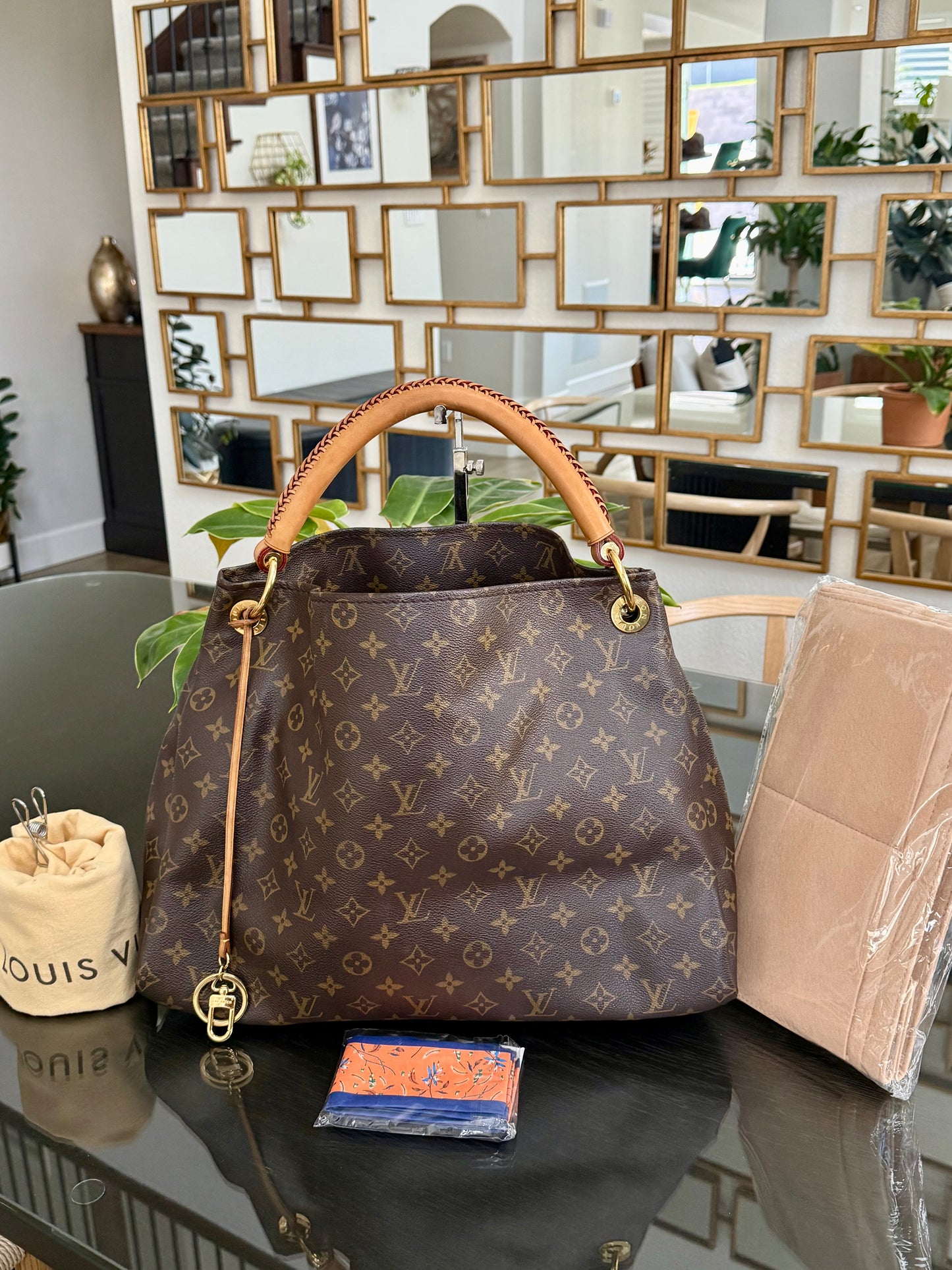 Artsy MM with Dustbag and Insert Organizer - 📅 Year: 2009