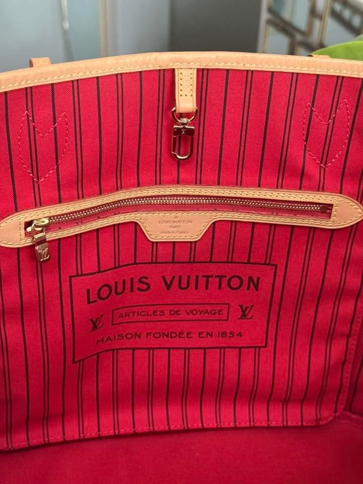 Neverfull MM Monogram in Cerise with Dustbag -🗓️ Microchip