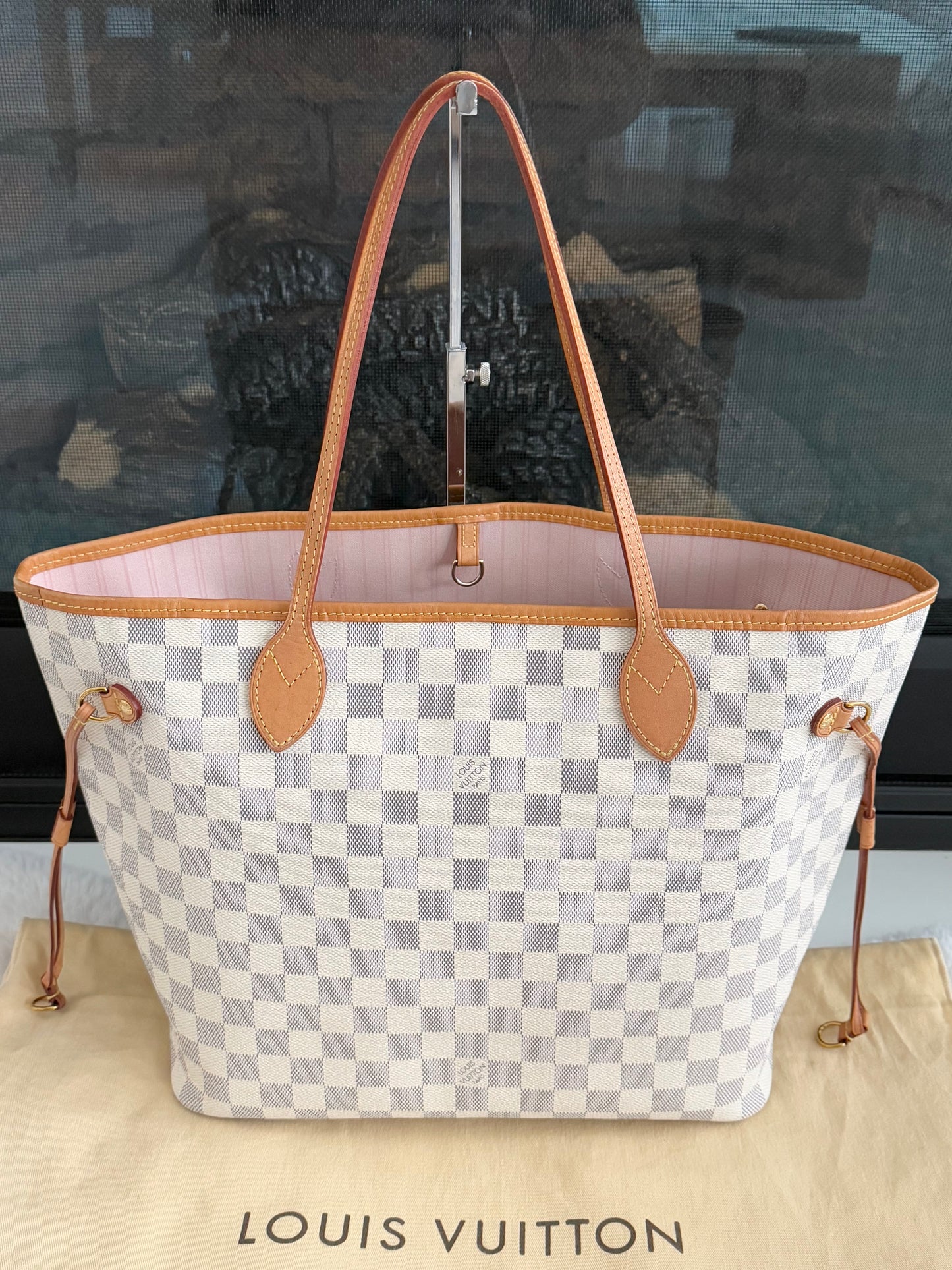 Neverfull MM Azur in Rose Ballerine with Dustbag -Year: 2018