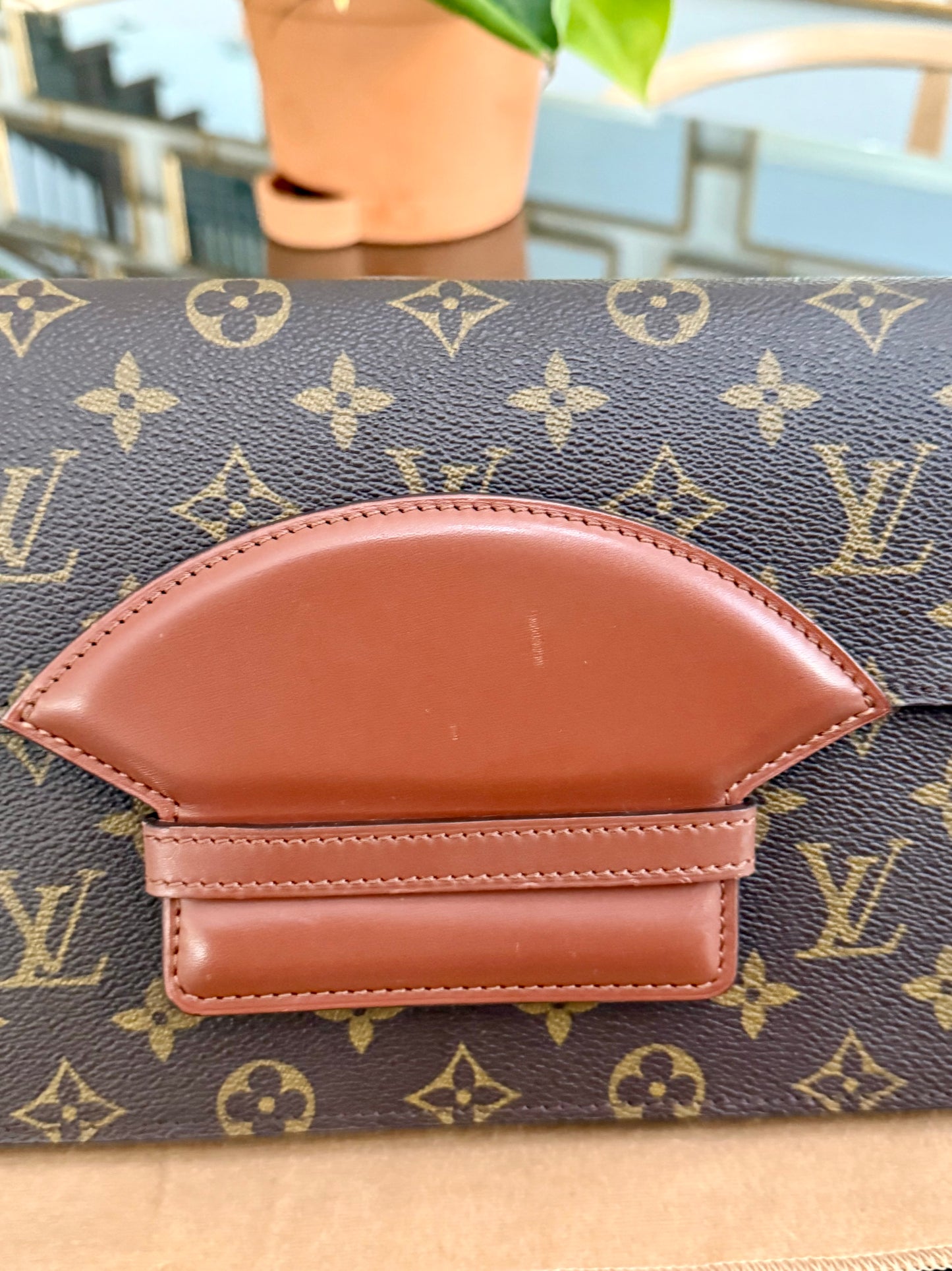 Chaillot Clutch w/ Dustbag 🗓️ Year: 1987