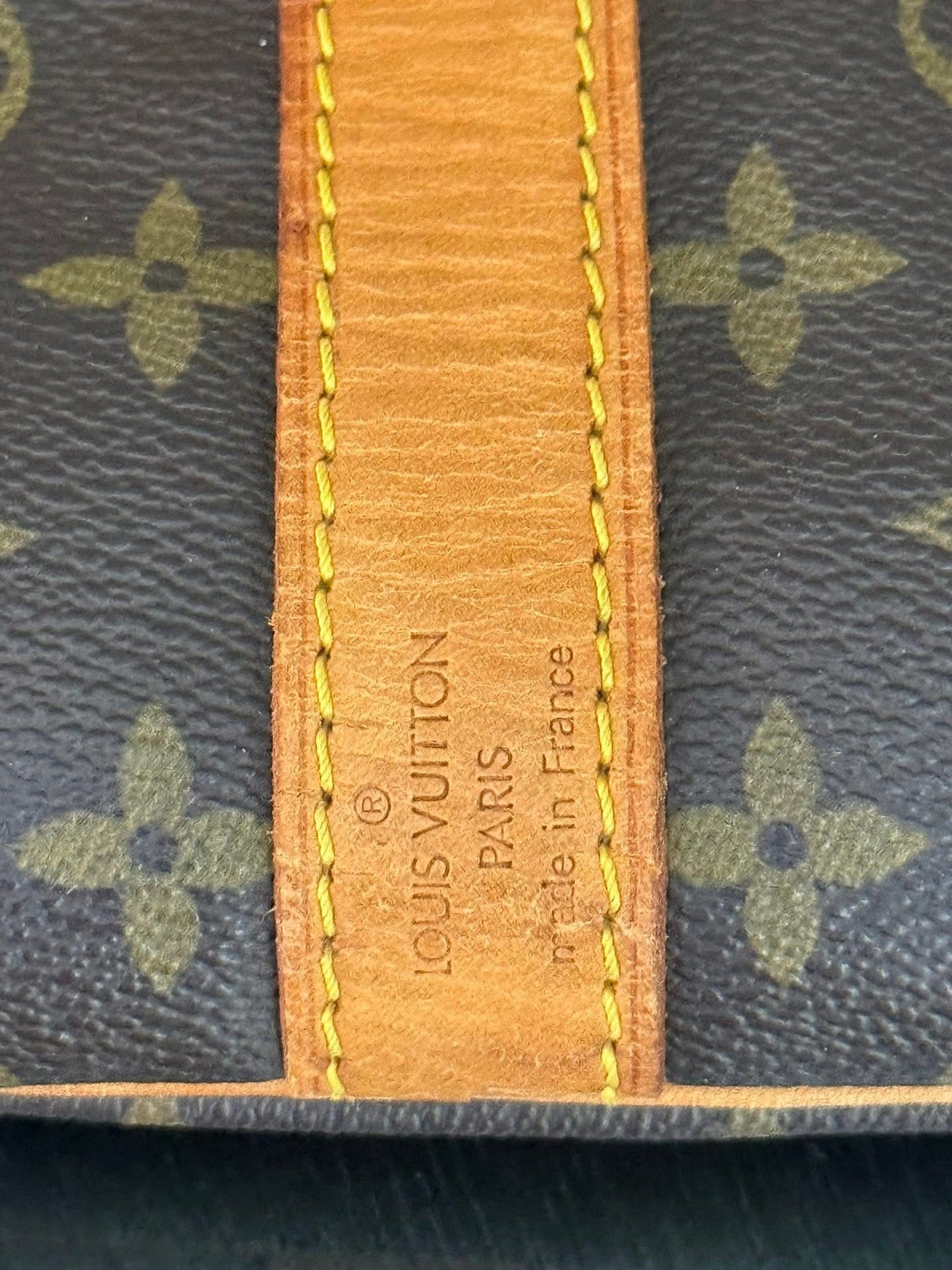Keepall 60 Bandoulier with Original Strap, Luggage Tag and Poignet 📅 Year: 1991