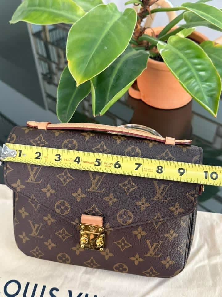 Pochette Metis in Monogram with Box, Dustbag and Paper bag 🗓️ Year 2020