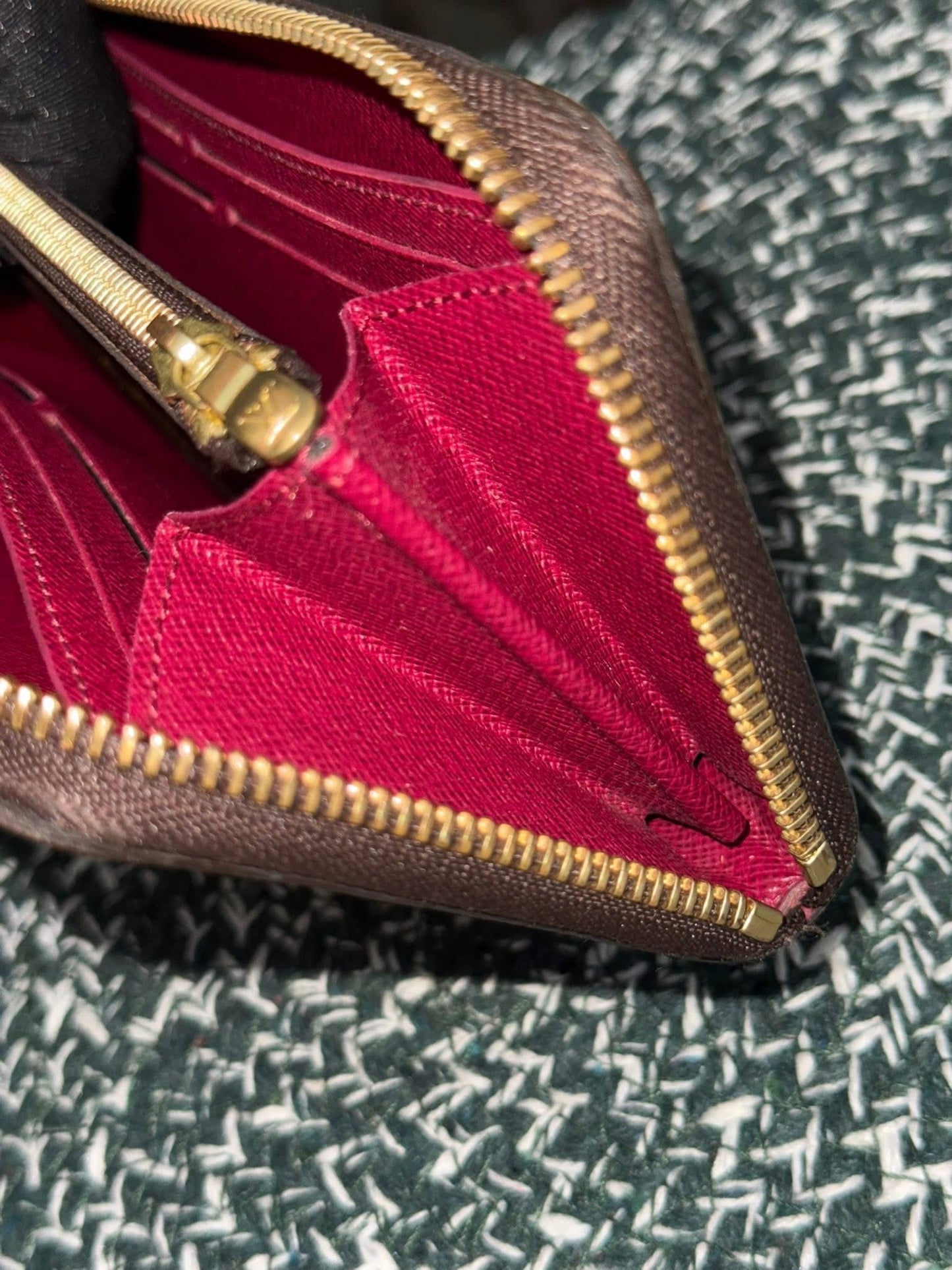 Clemence Wallet in Peony with Dustbag 🗓️ Year 2020