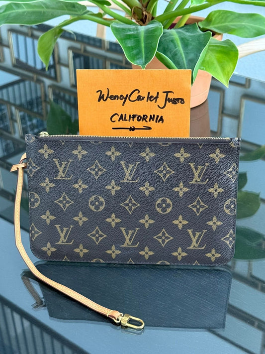 Neverfull MM/GM Pouch in beige 🗓️ Year: 2016