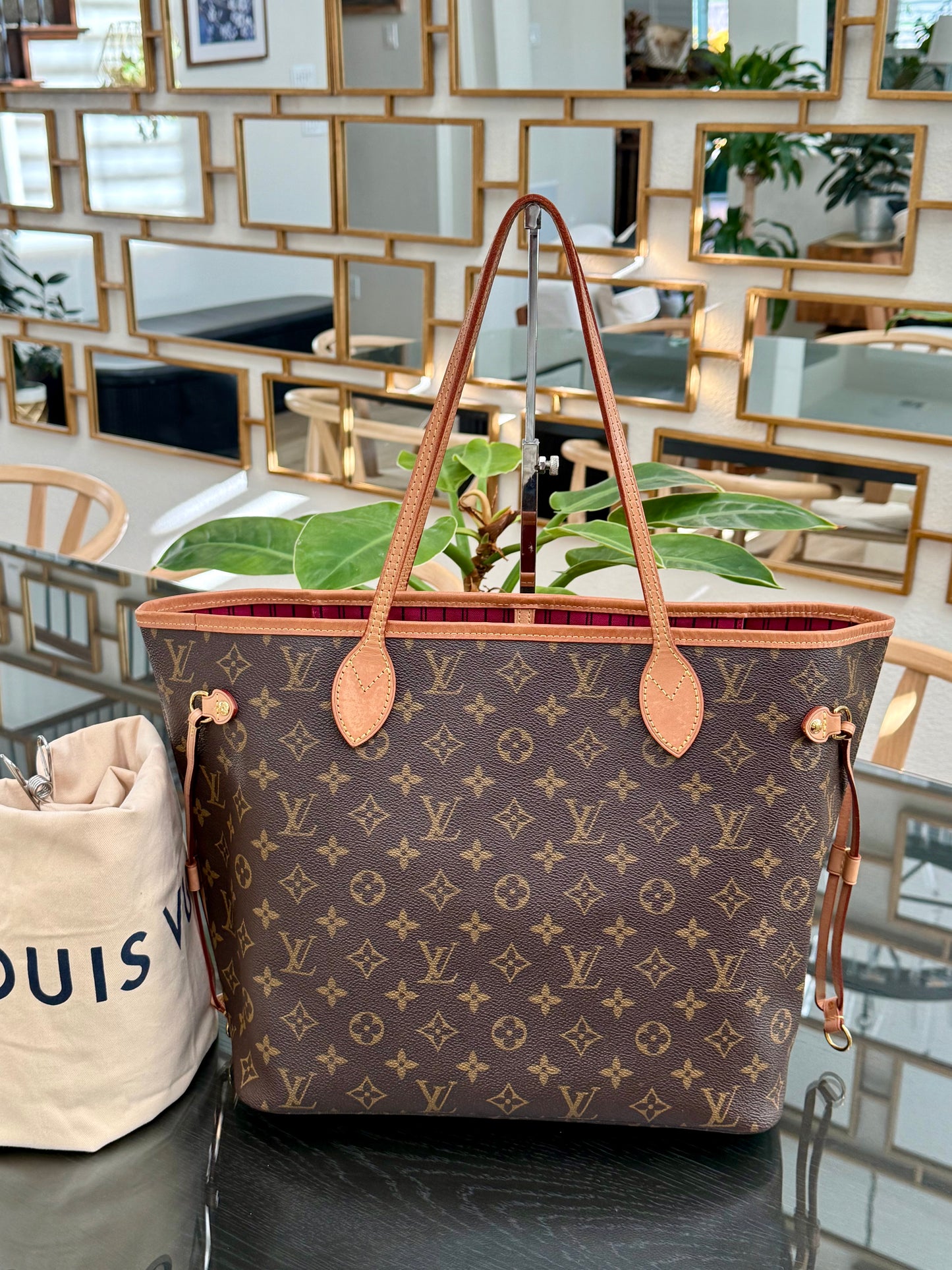 Neverfull MM Monogram in Peony with Dustbag 📅 Year: 2020