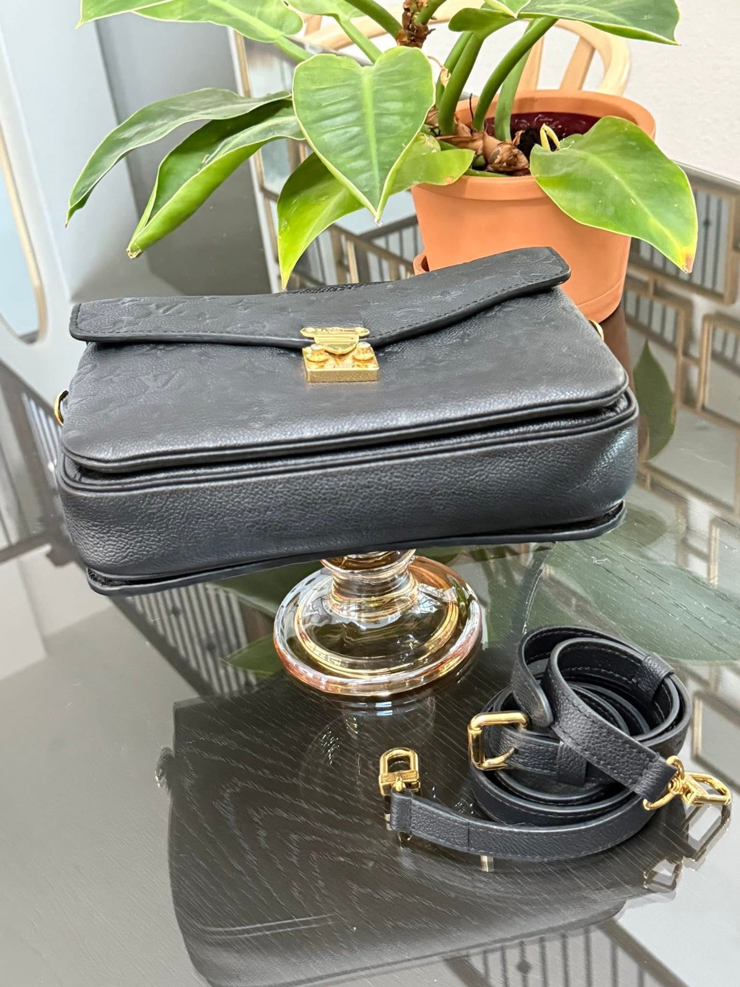 Pochette Metis Emptiente Noir with Box, Dustbag, Insert Organizer, Box and Paper bag -Microchip & Authenticed